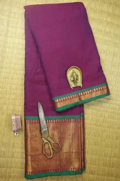 dark-magenta-vertical-stripes-narayanpet-fabric-soft-cotton-fabric-pf000519-a