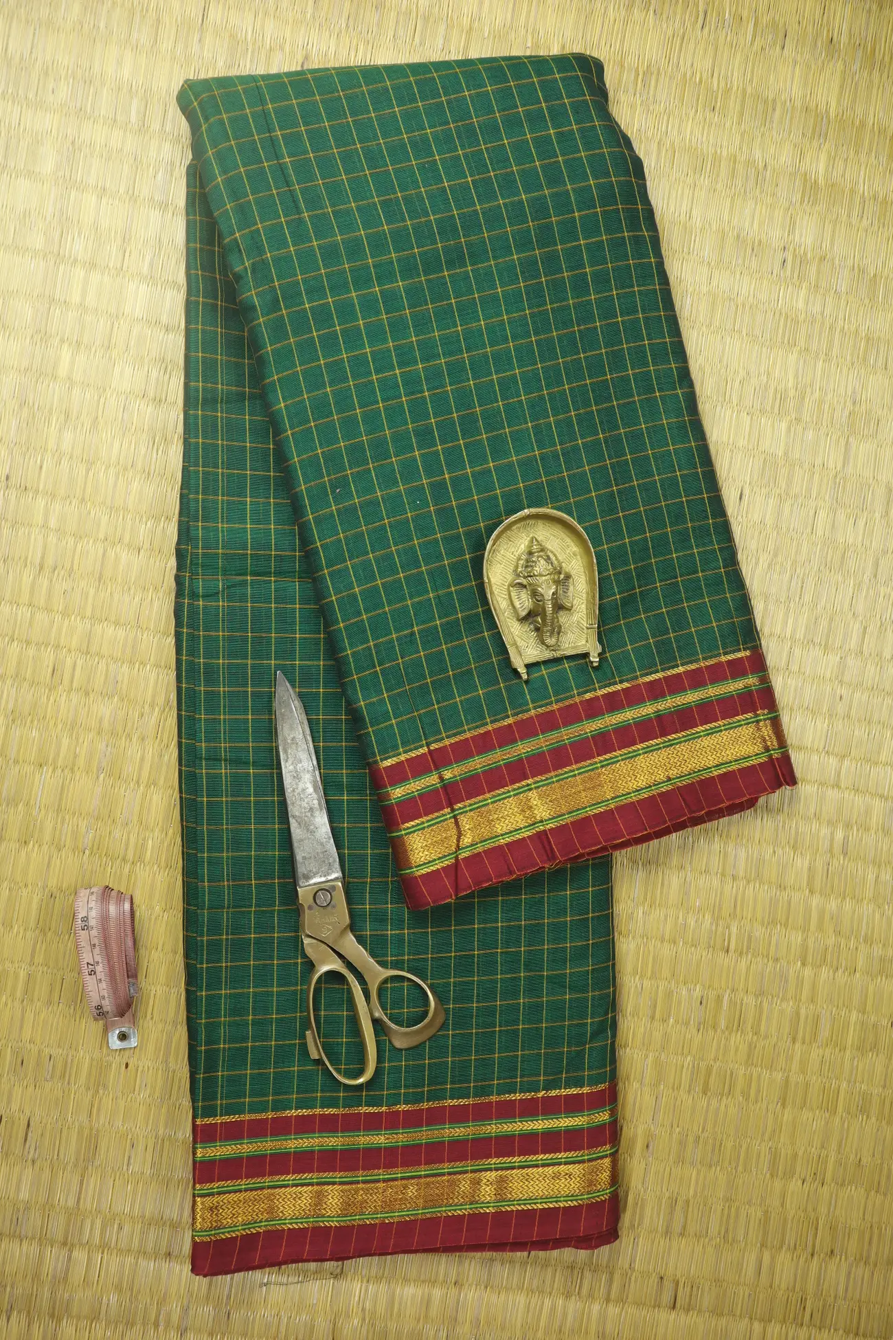 dark-green-zigzag-narayanpet-fabric-soft-cotton-fabric-pf000546-a