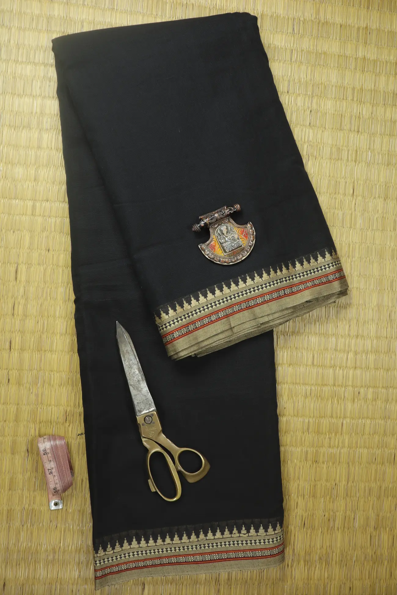 black-ruthratcham-narayanpet-fabric-soft-cotton-fabric-pf000551-a