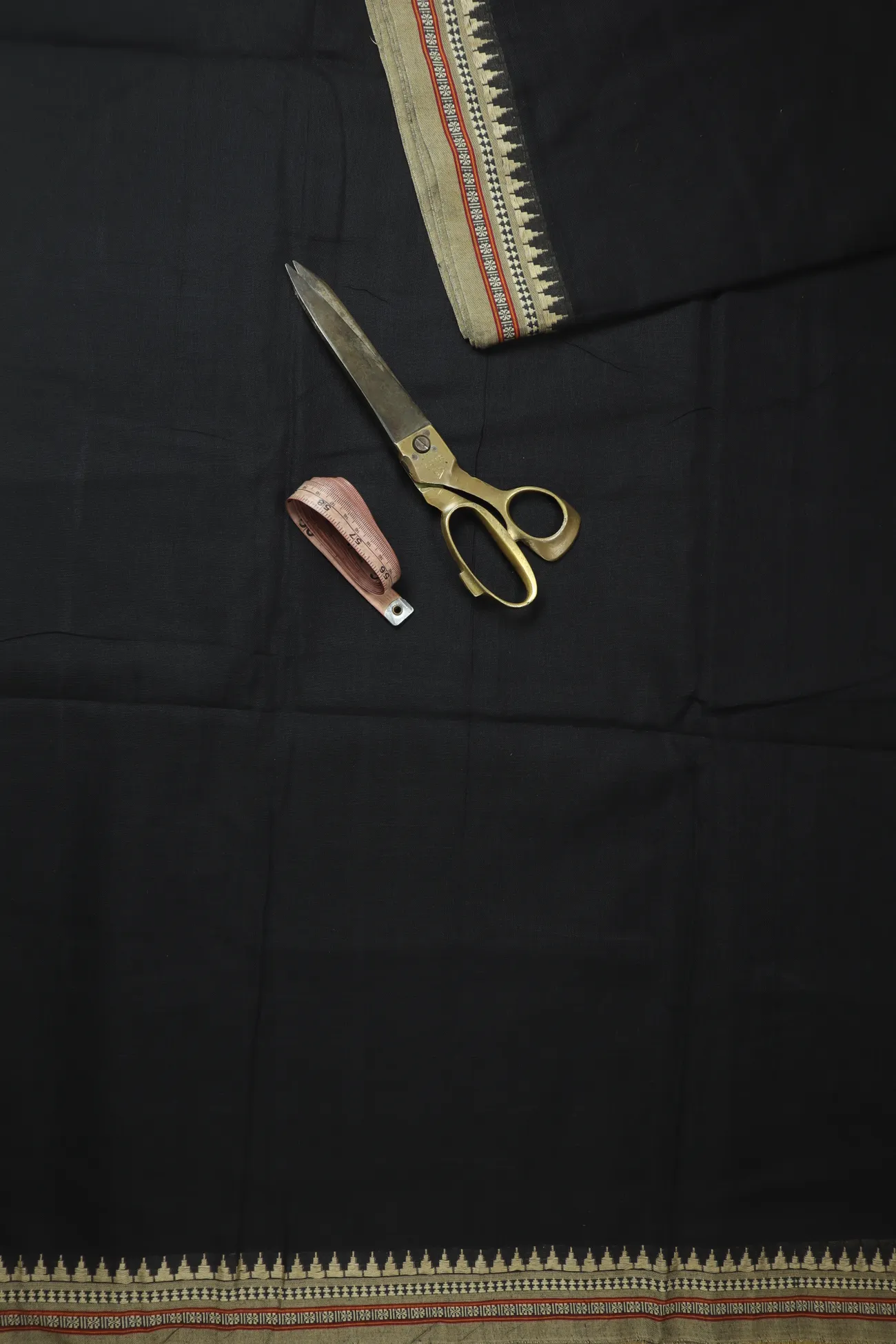 black-ruthratcham-narayanpet-fabric-soft-cotton-fabric-pf000551-b
