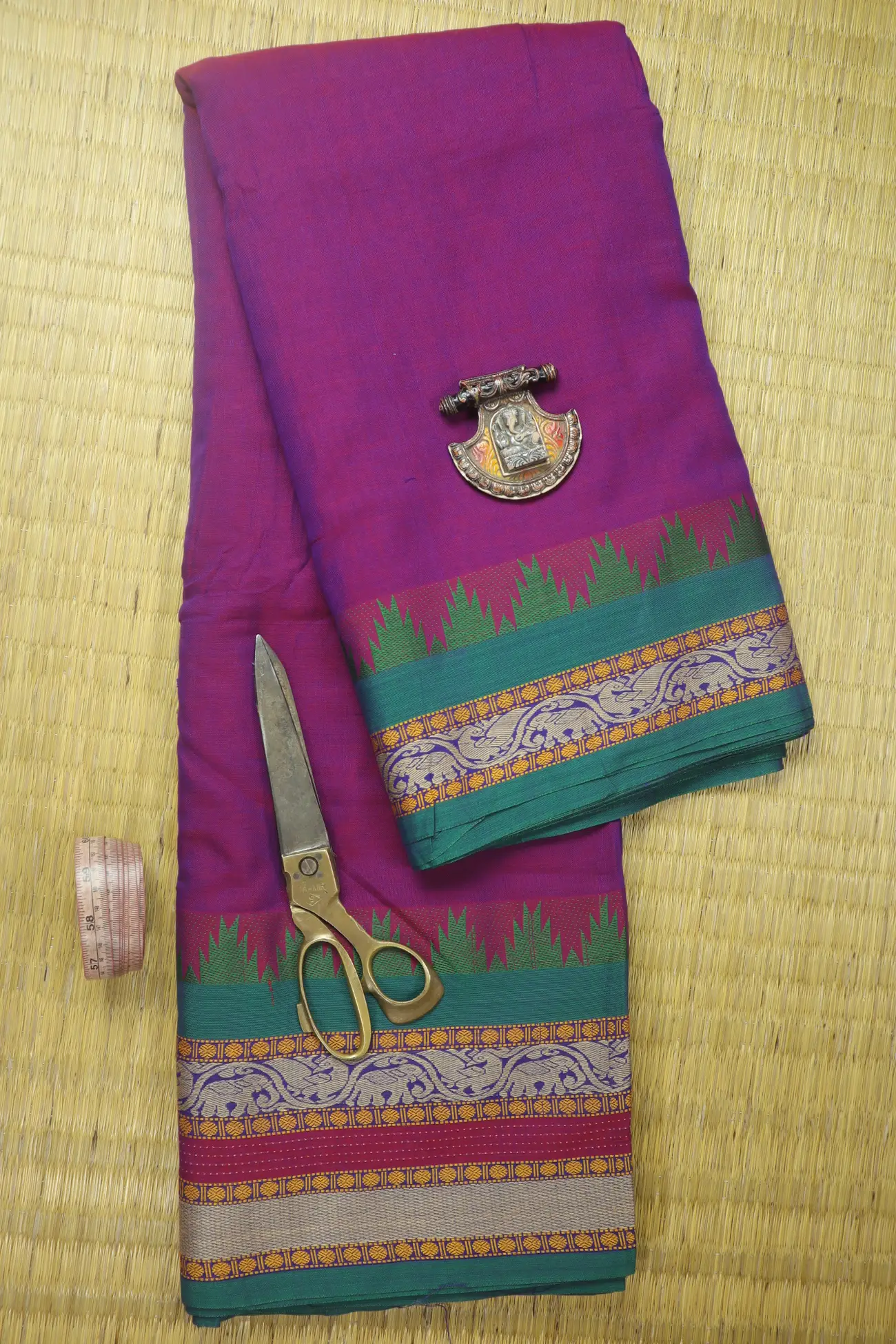 magenta-elephant-ruthratcham-narayanpet-fabric-soft-cotton-fabric-pf000552-a
