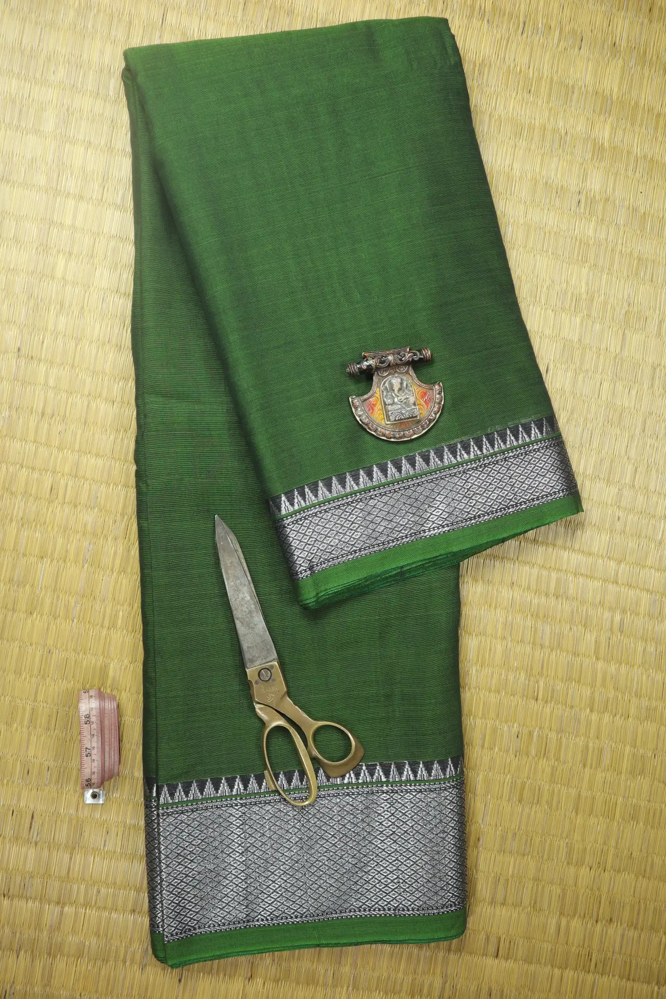 green-mayil-kan-temple-narayanpet-fabric-soft-cotton-fabric-pf000555-a