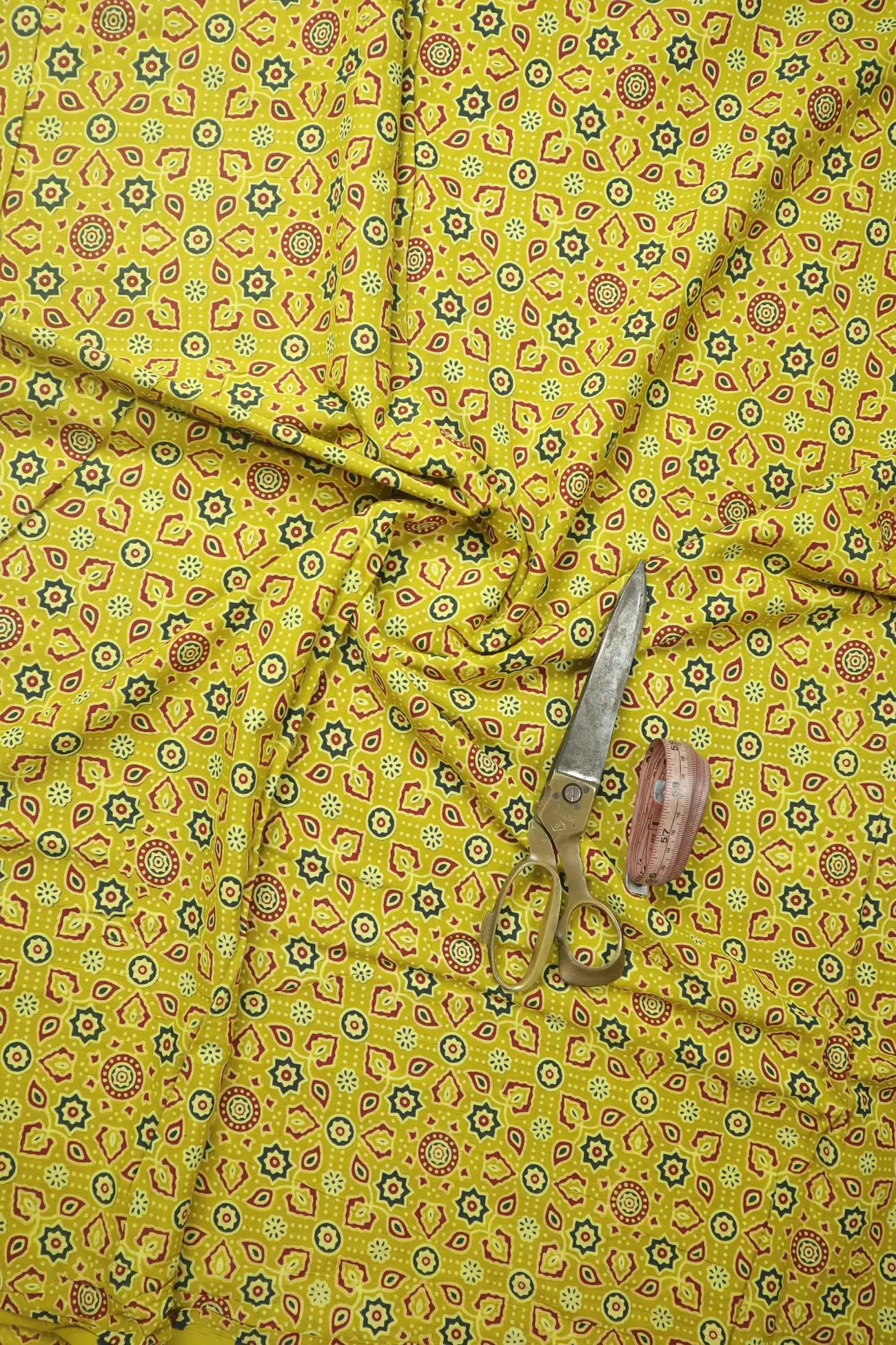 yellow-flower-ajrakh-fabric-af000257-a