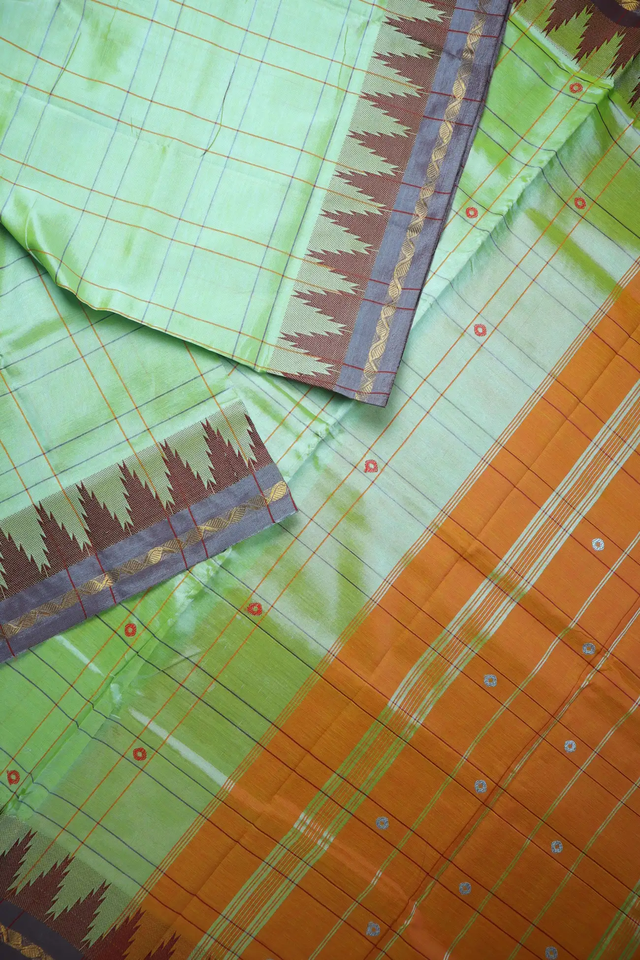 light-green-temple-kundavai-saree-kun000105-b