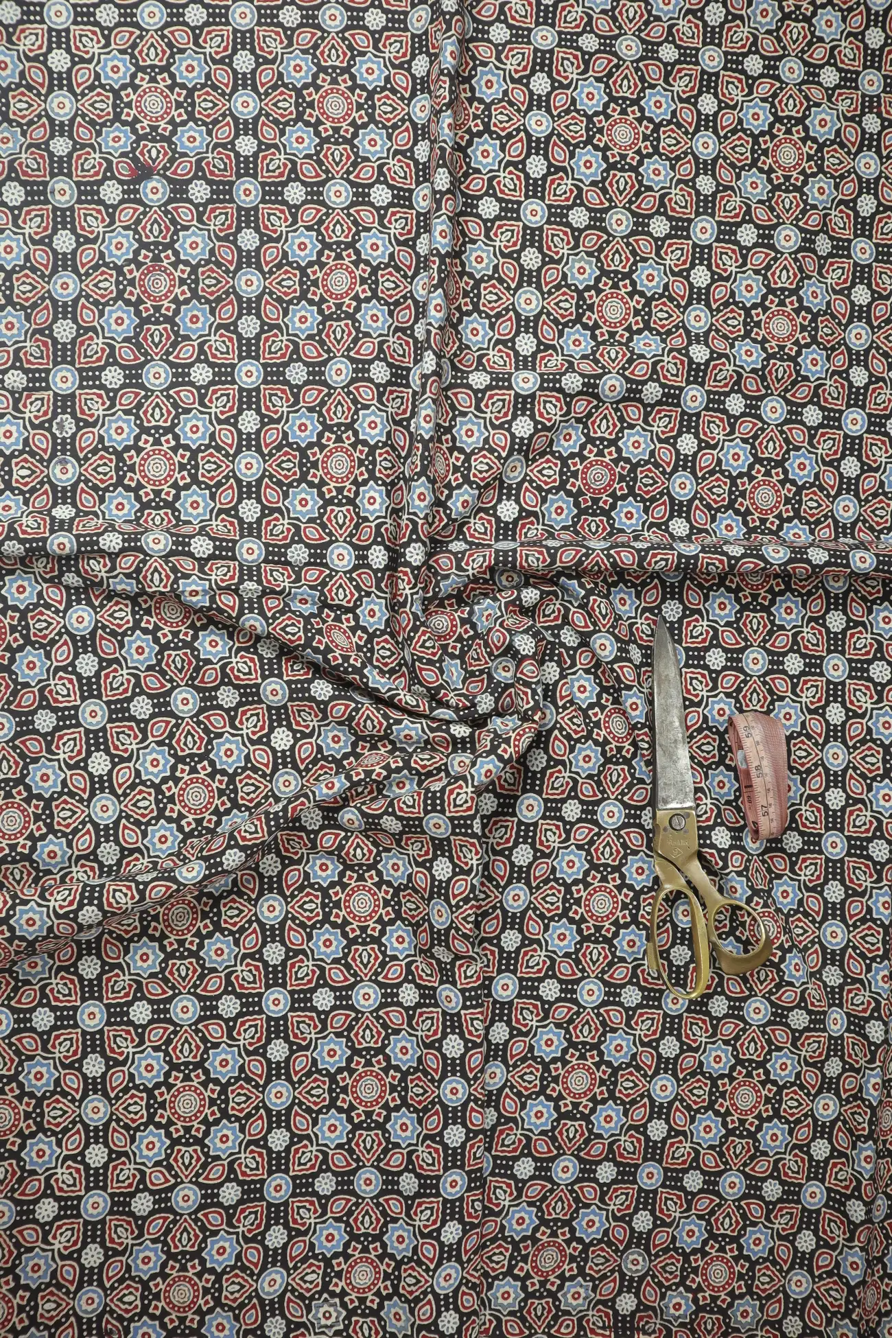 black-flower-ajrakh-fabric-af000260-a