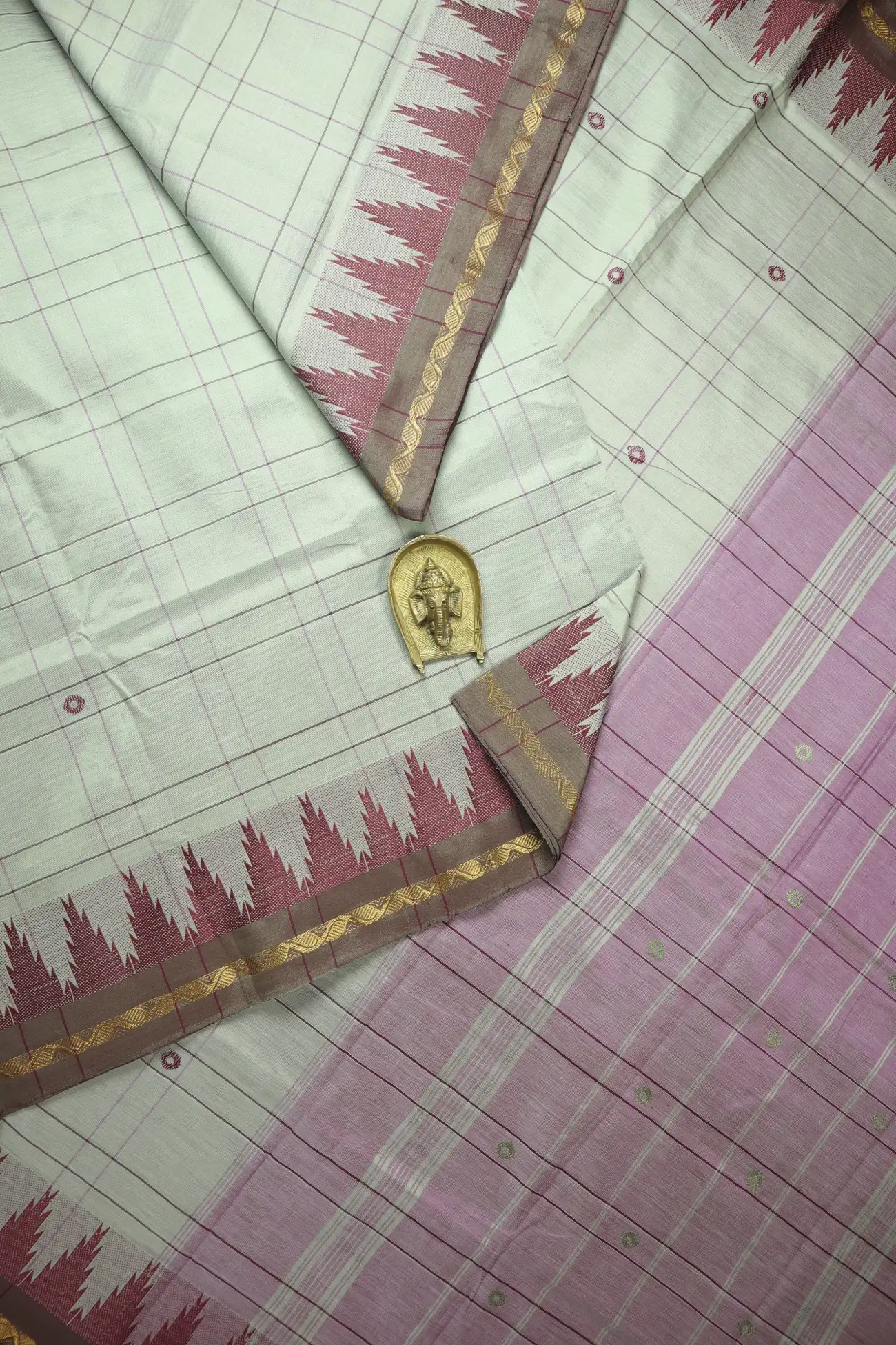 gray-temple-kundavai-saree-kun000096-a