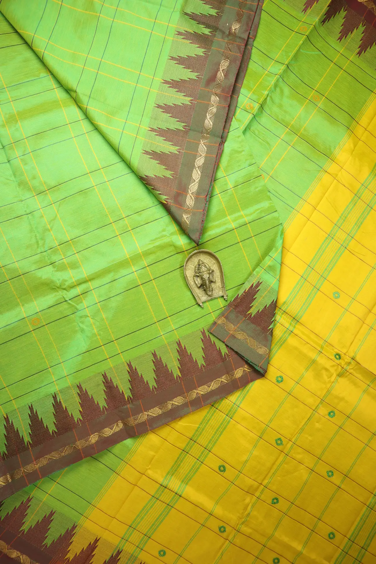 green-temple-kundavai-saree-kun000097-a