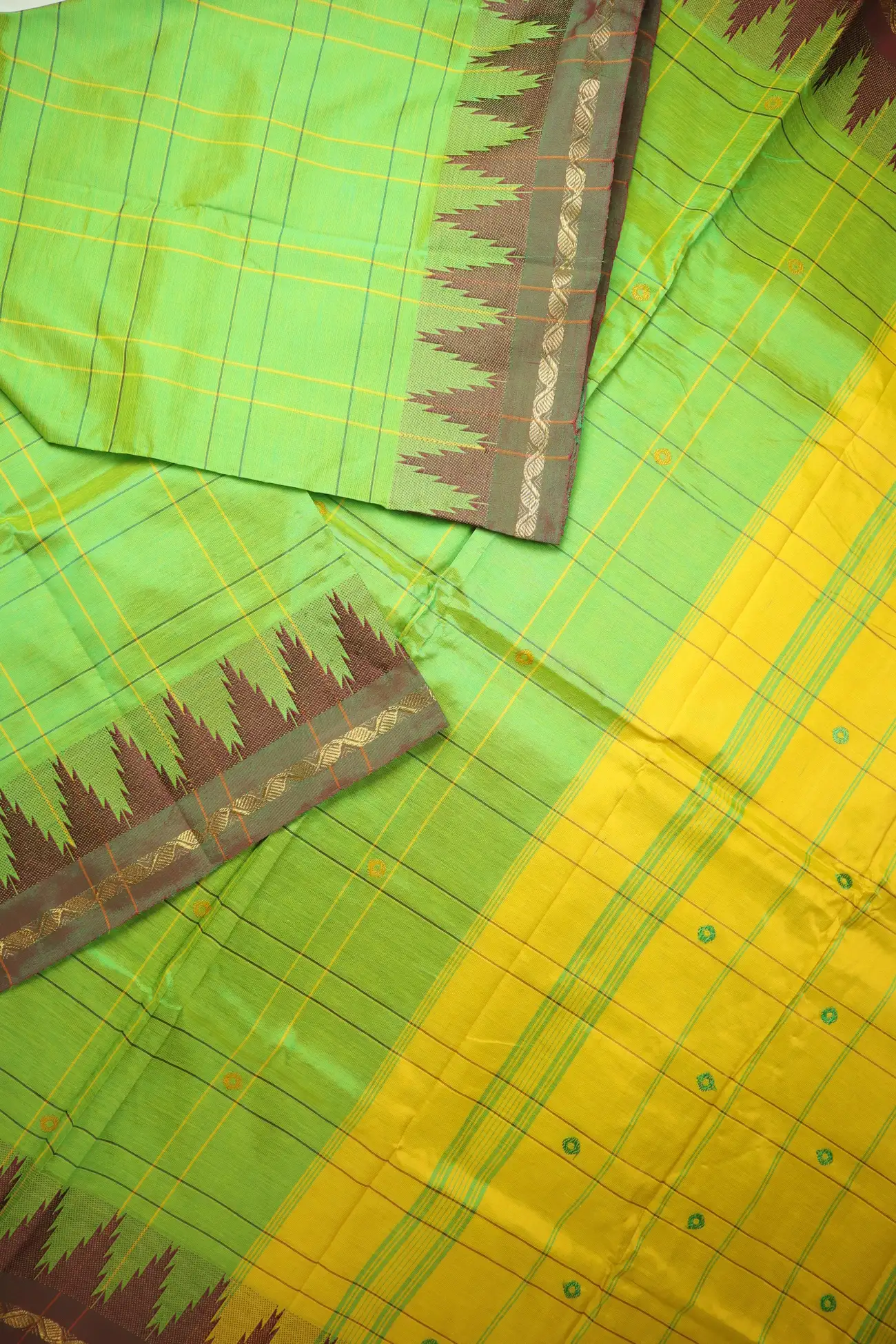 green-temple-kundavai-saree-kun000097-b