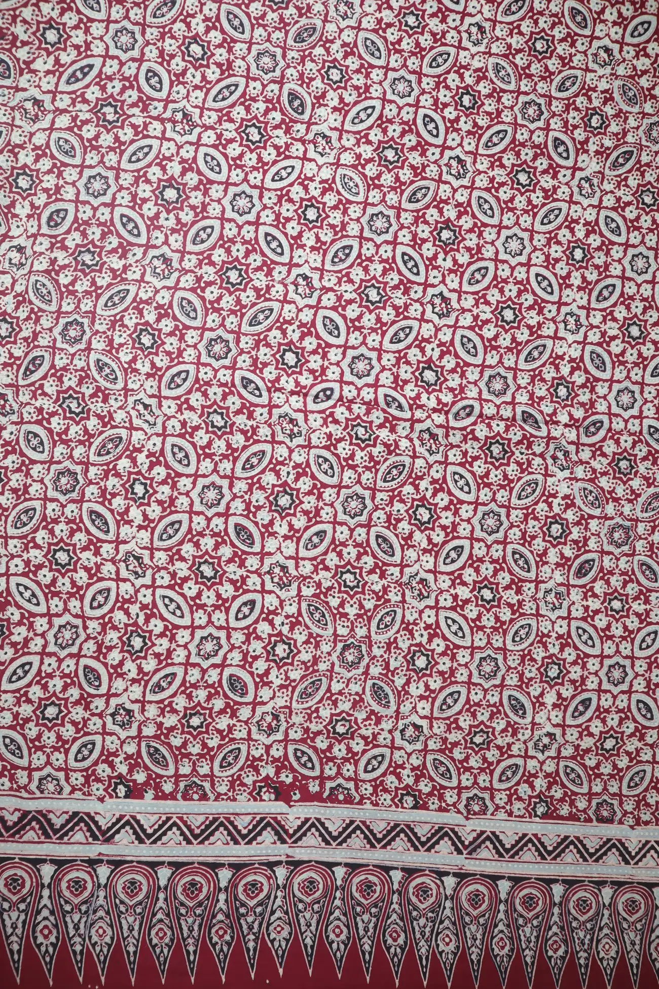 maroon-flower-ajrakh-sarees-as000220-d