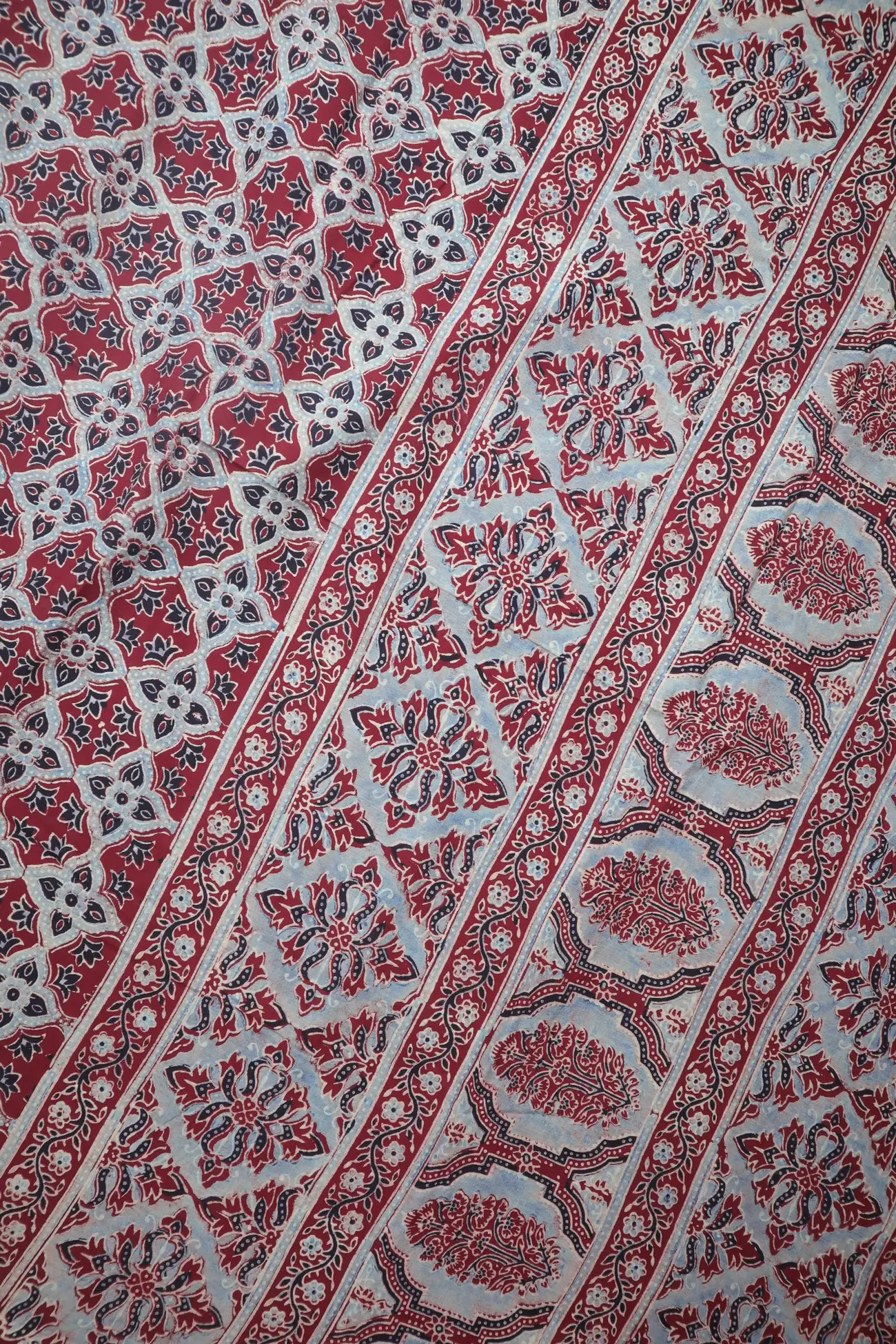 maroon-flower-ajrakh-saree-as000224-c