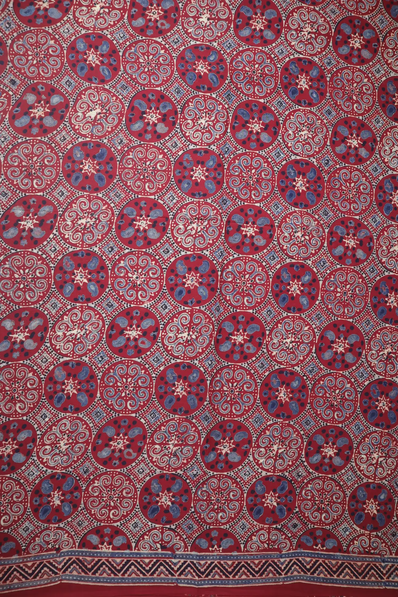 maroon-flower-ajrakh-saree-as000223-d