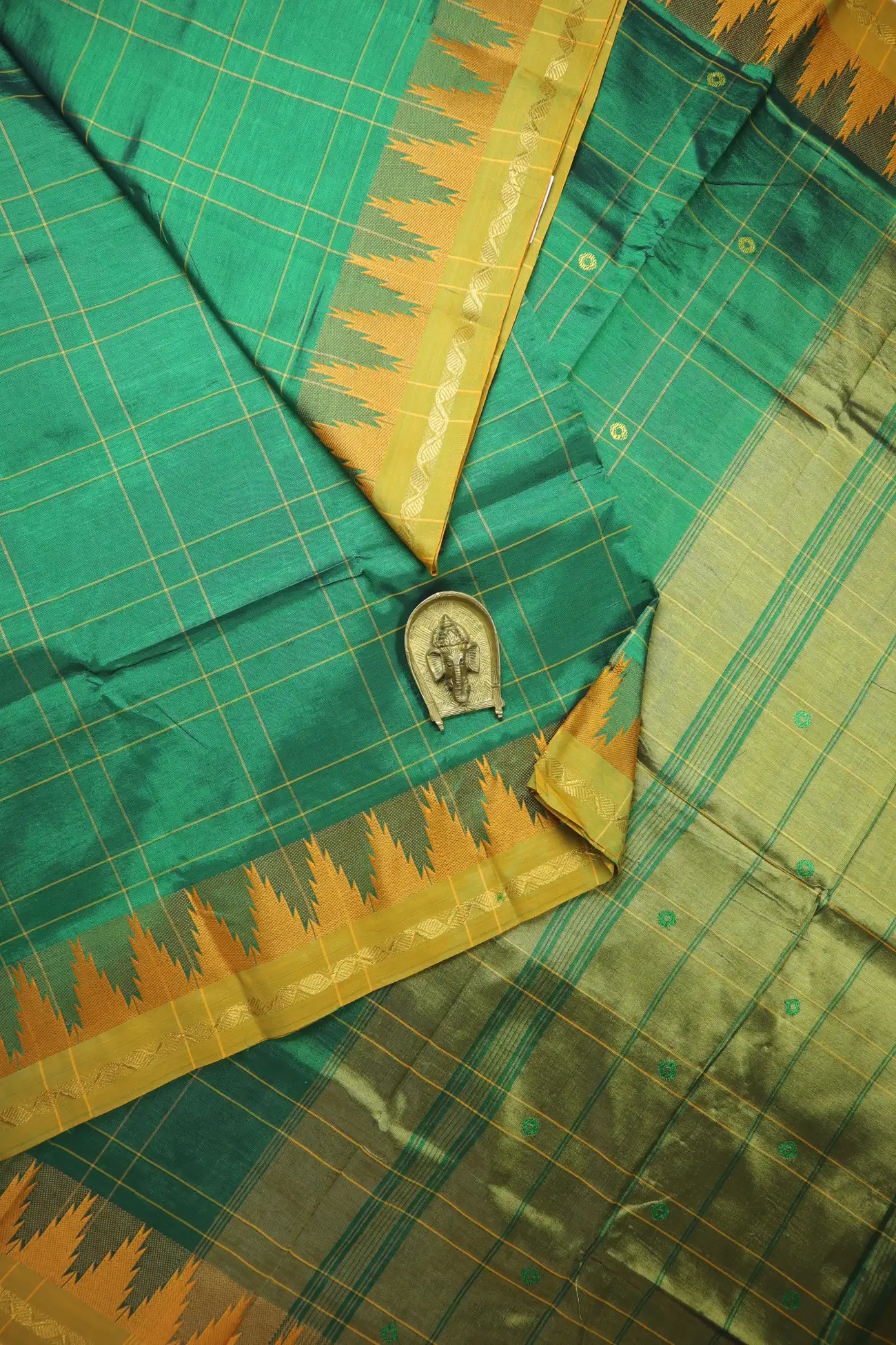 dark-green-temple-kundavai-saree-kun000119-a