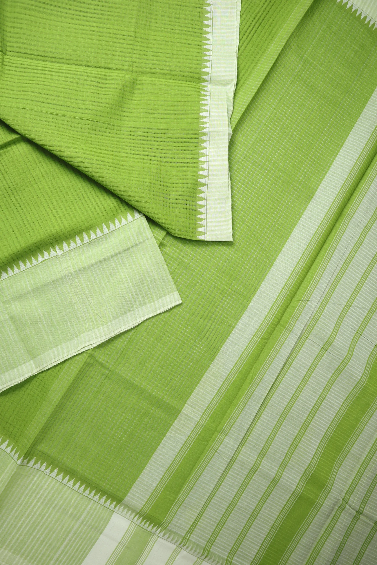 green-missing-checks-temple-mangalagiri-saree-ml002971-b