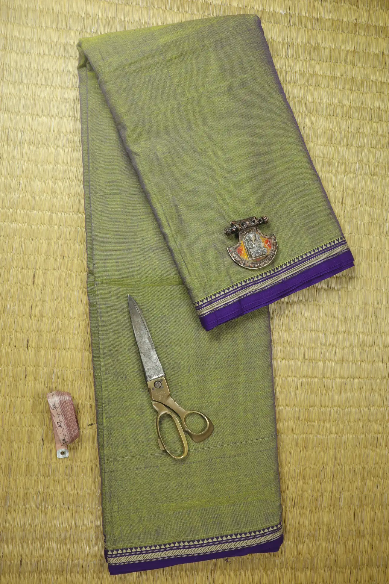 light-green-temple-narayanpet-fabric-soft-cotton-fabric-pf000576-a