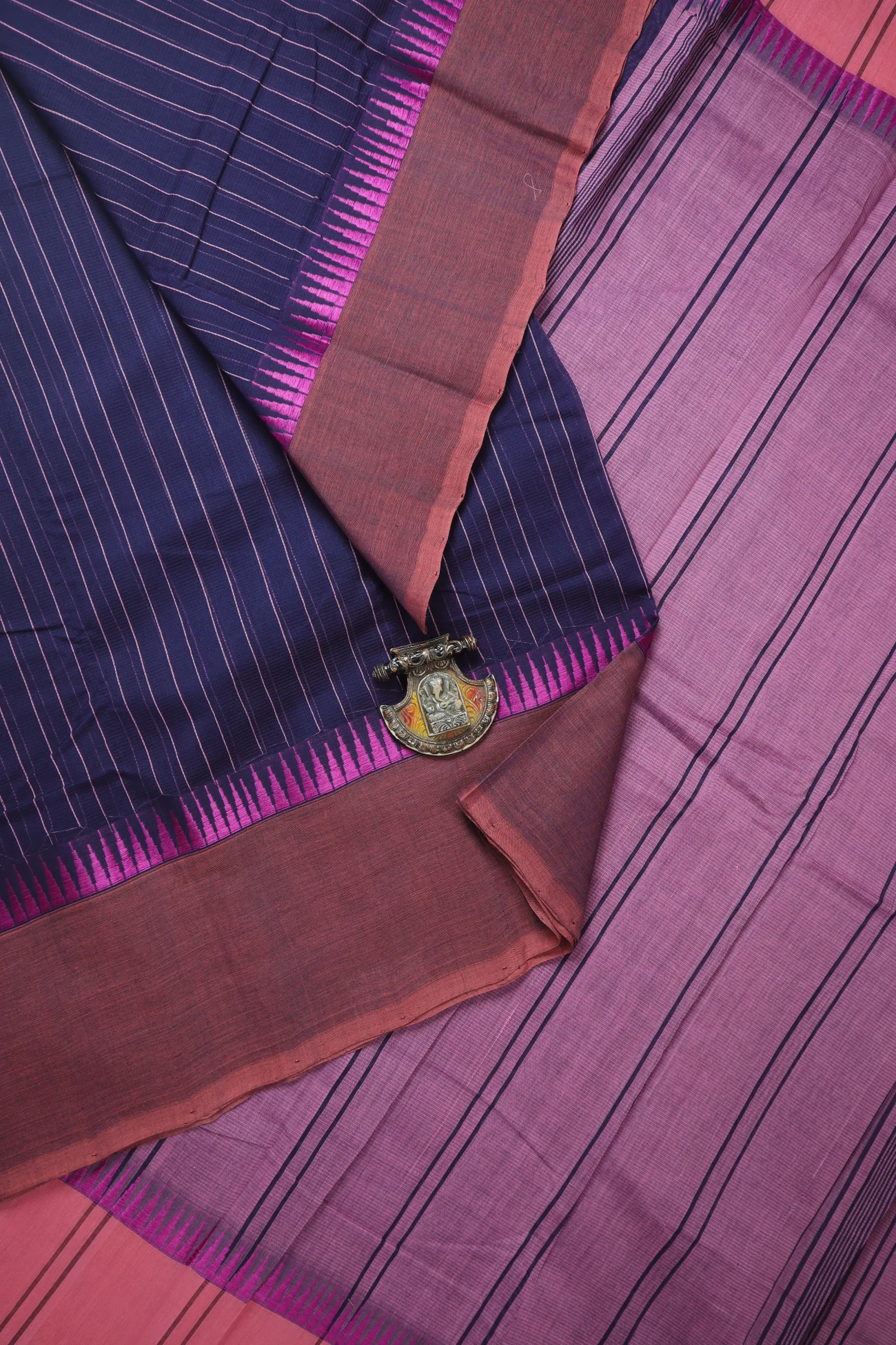 navy-vertical-stripes-temple-mangalagiri-saree-ml002972-a