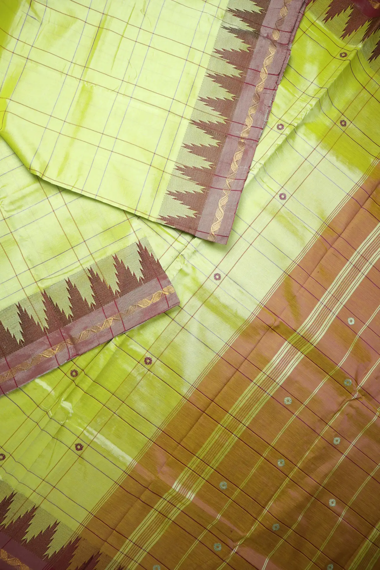 beige-thalampoo-reku-leaf-kundavai-saree-kun000101-b