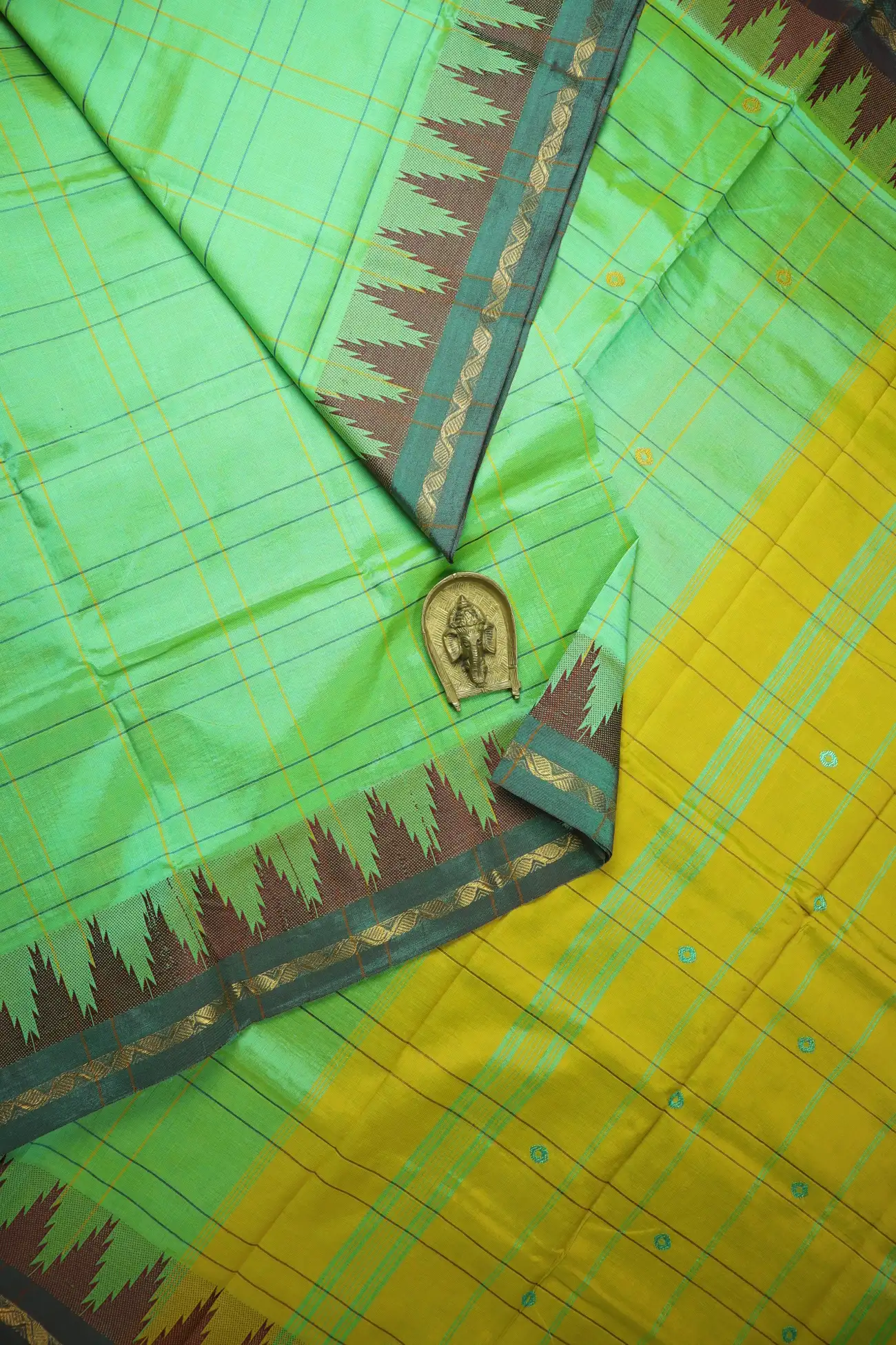 green-leaf-thalampoo-reku-kundavai-saree-kun000093-a