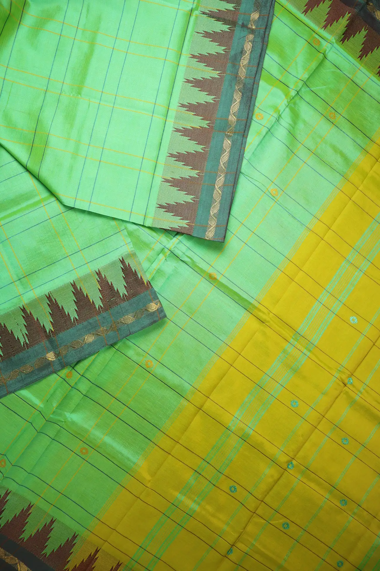 green-leaf-thalampoo-reku-kundavai-saree-kun000093-b