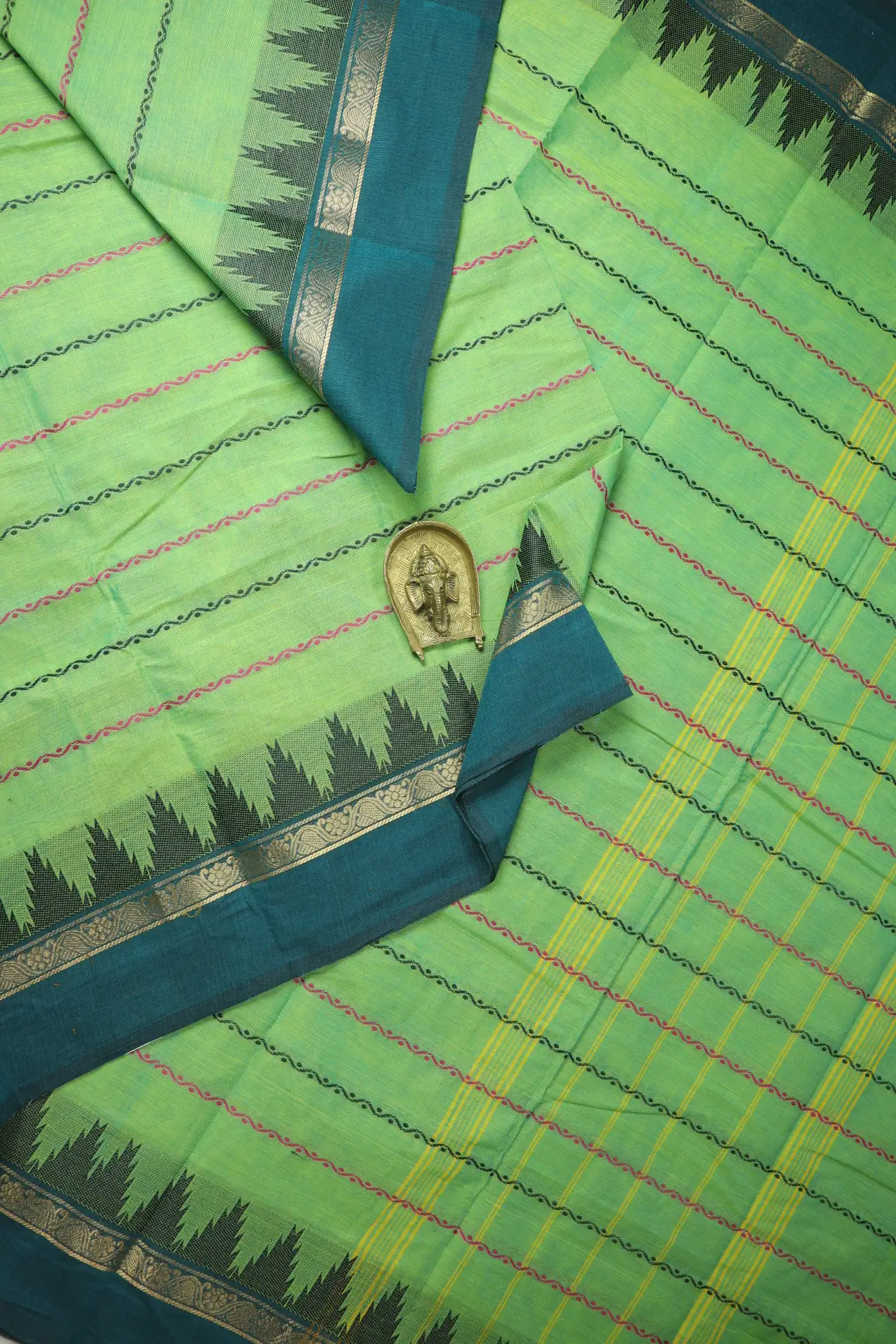 light-green-thalampoo-reku-veldhari-grand-chettinad-saree-gc002864-a