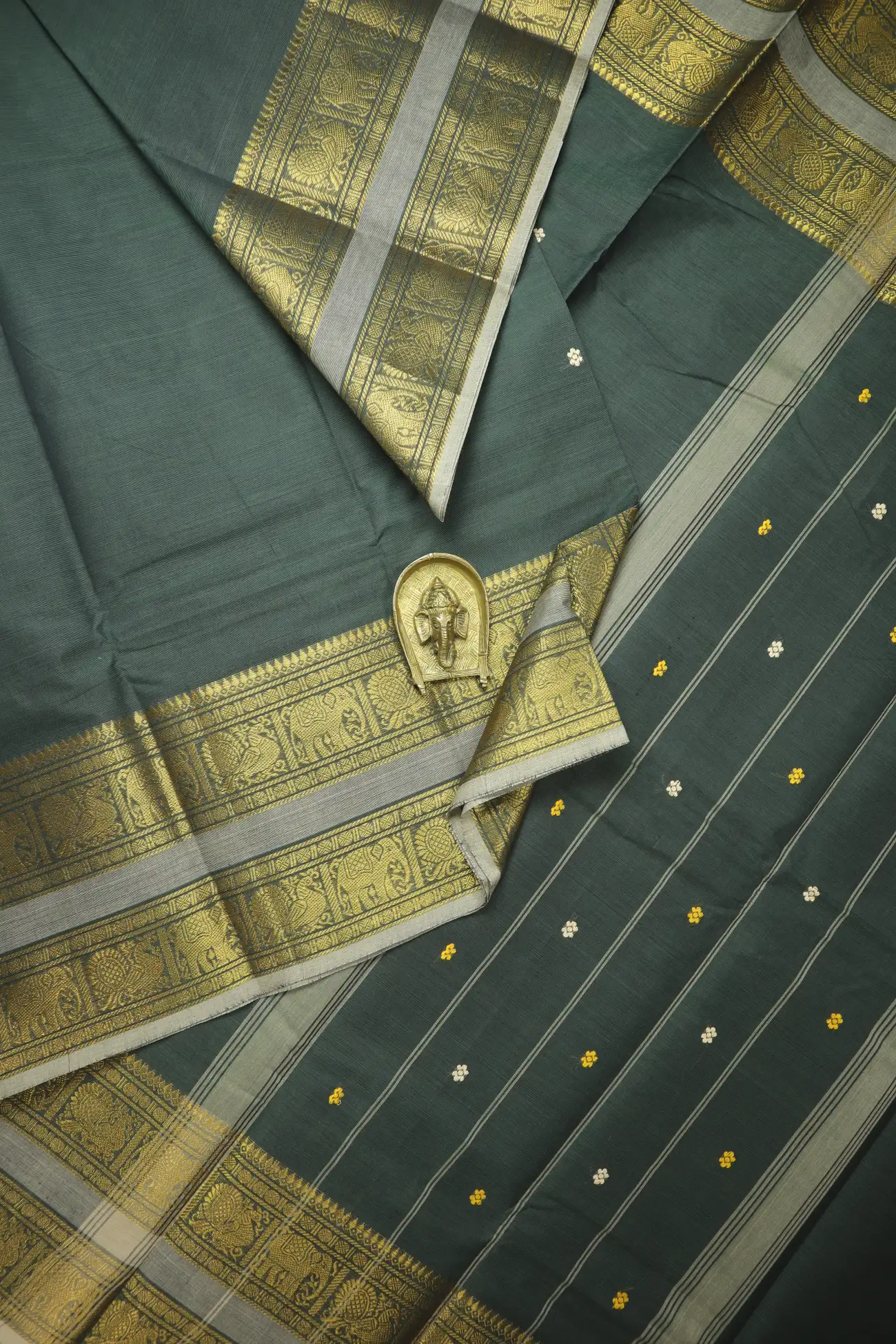 dark-sea-green-peacock-elephant-grand-chettinad-saree-gc002840-a