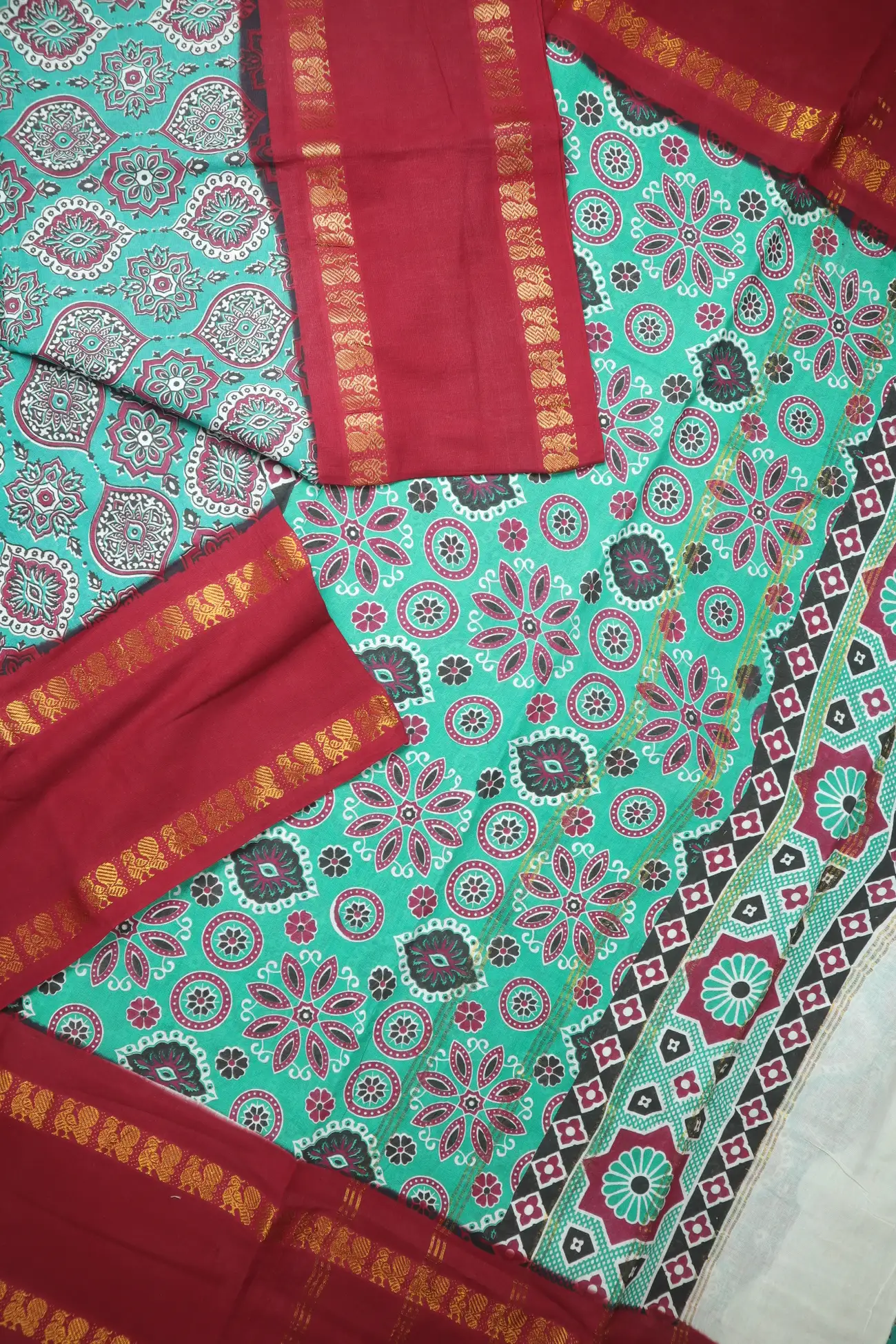 teal-flower-madurai-sungudi-saree-ss006600-b