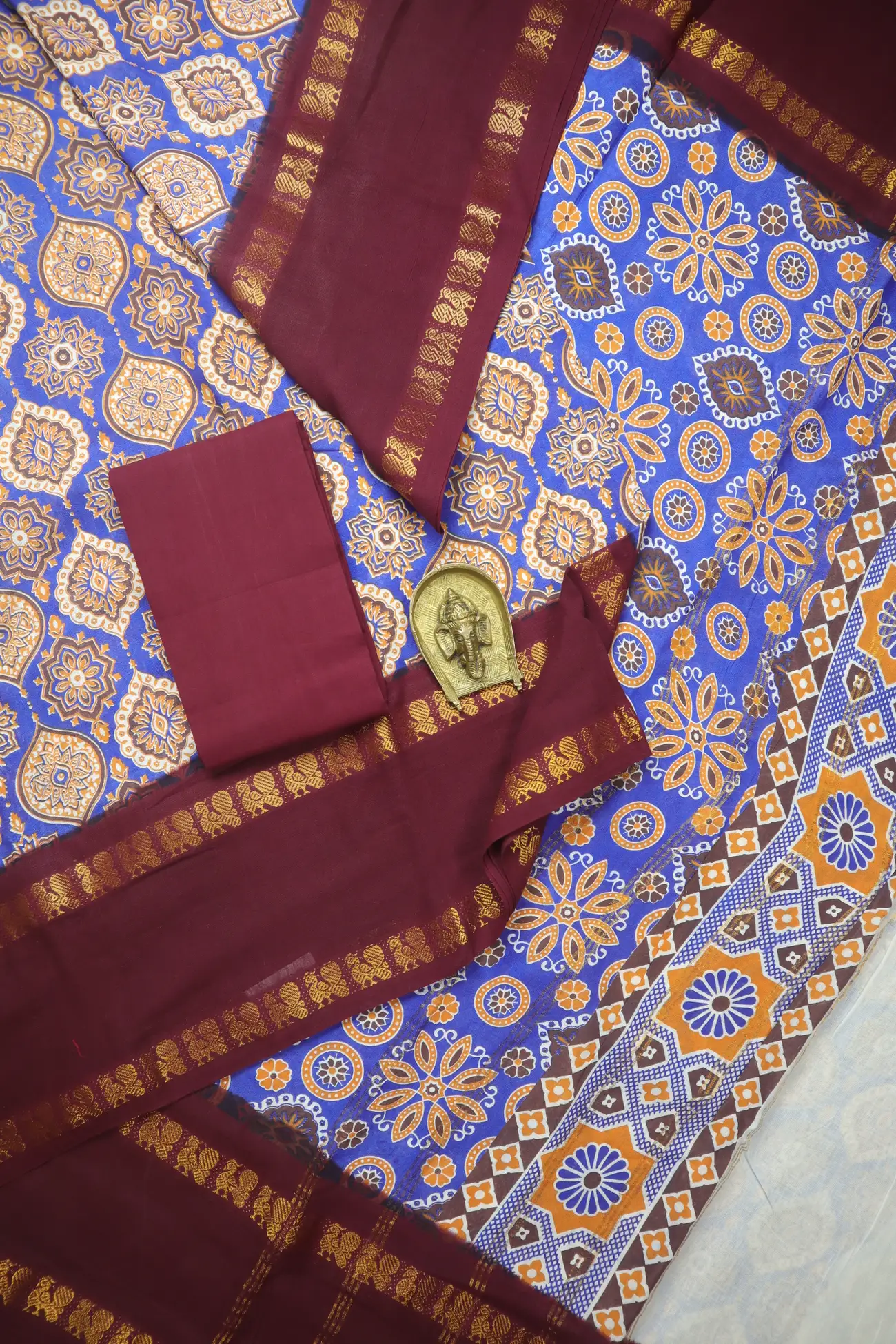 blue-flower-rettai-pettu-peacock-madurai-sungudi-saree-ss006604-a