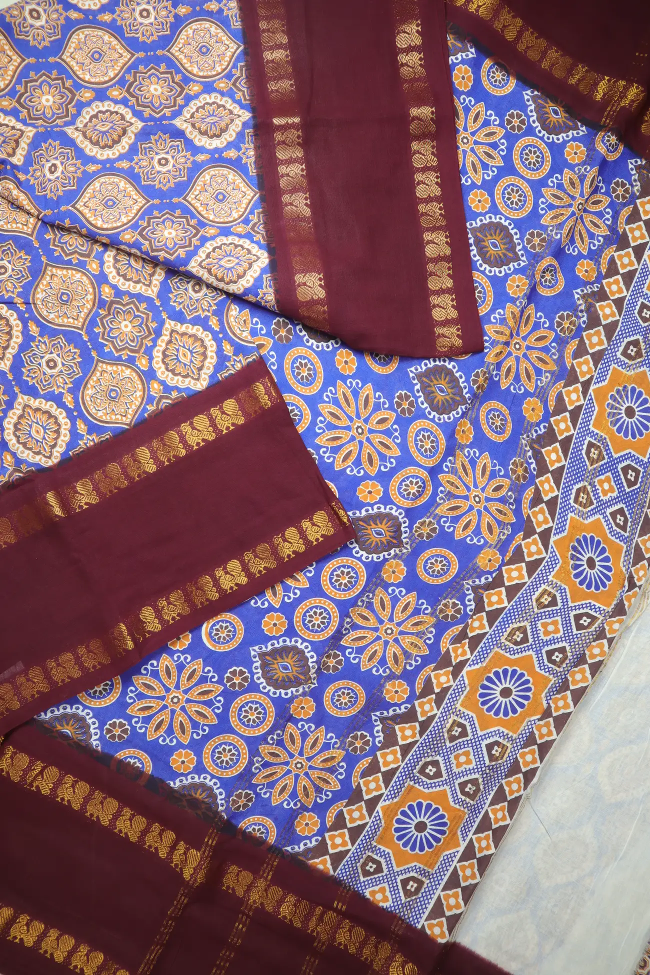 blue-flower-rettai-pettu-peacock-madurai-sungudi-saree-ss006604-b