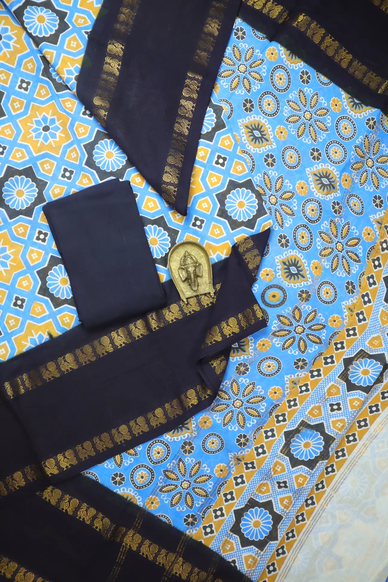 sky-blue-flower-peacock-rettai-pettu-madurai-sungudi-saree-ss006599-a