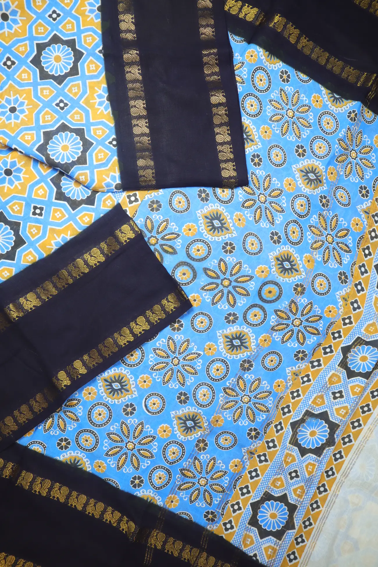 sky-blue-flower-peacock-rettai-pettu-madurai-sungudi-saree-ss006599-b