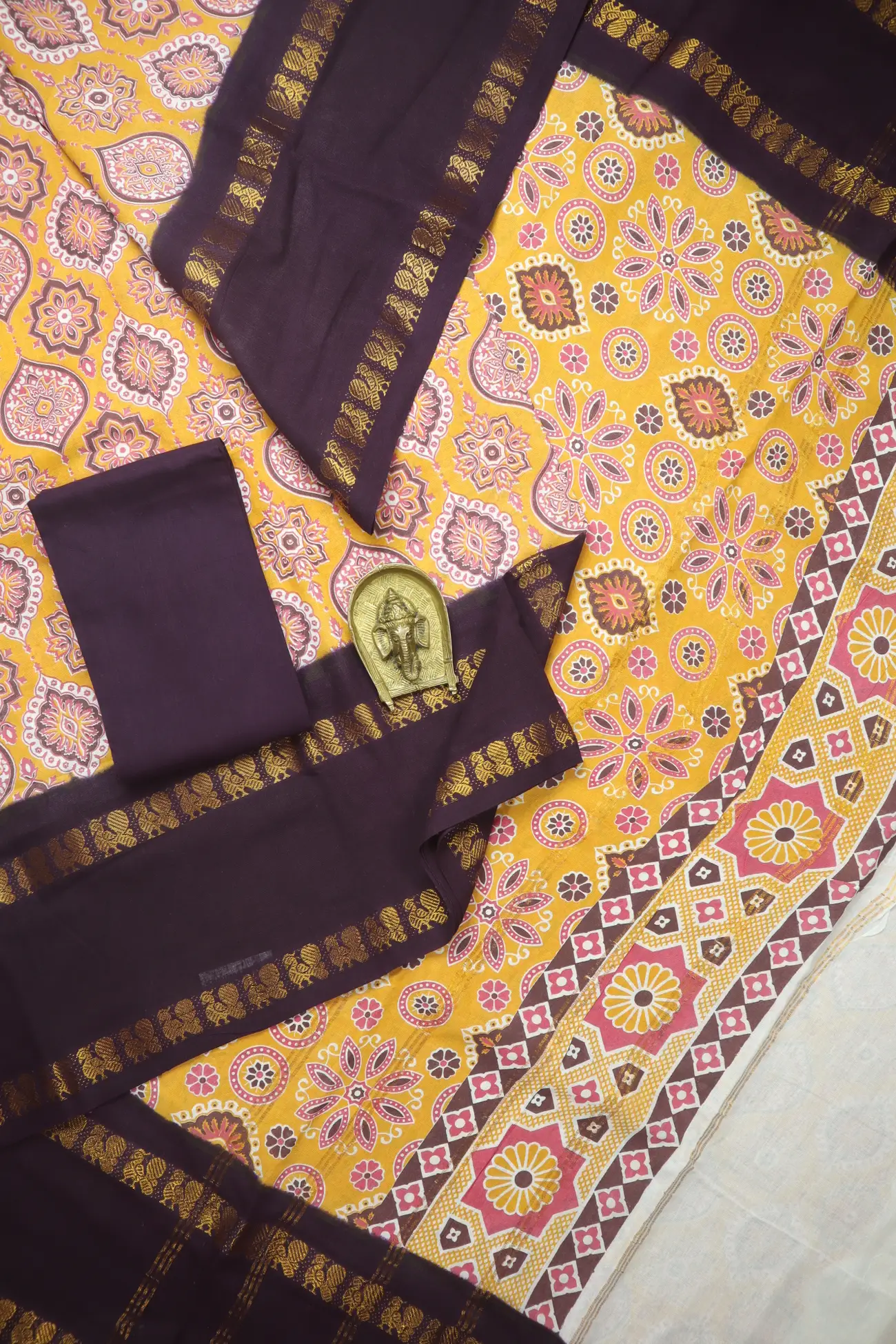 mustard-flower-rettai-pettu-peacock-madurai-sungudi-saree-ss006605-a