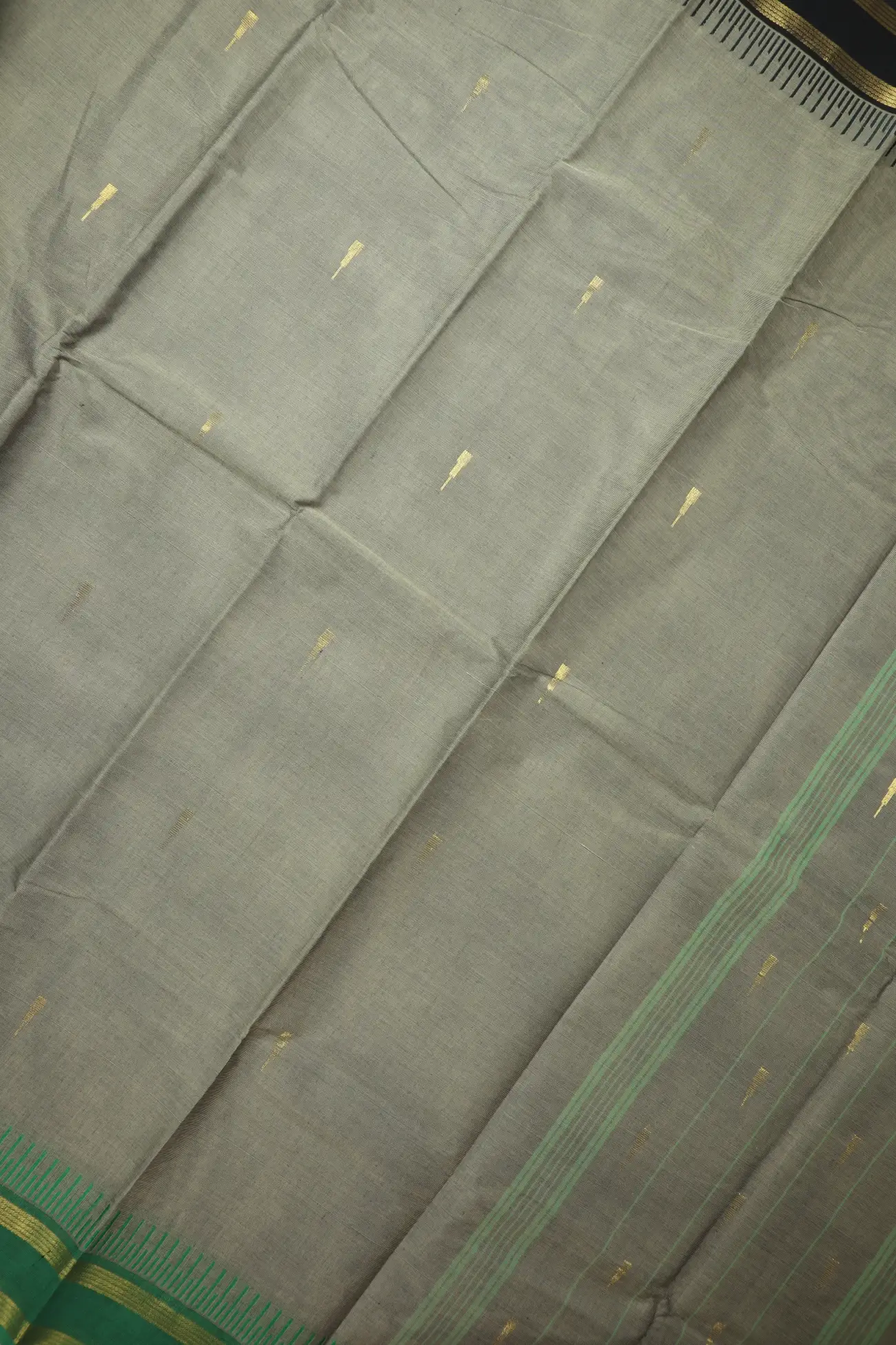 dim-gray-rain-drops-mallimokku-grand-chettinad-saree-gc002846-c