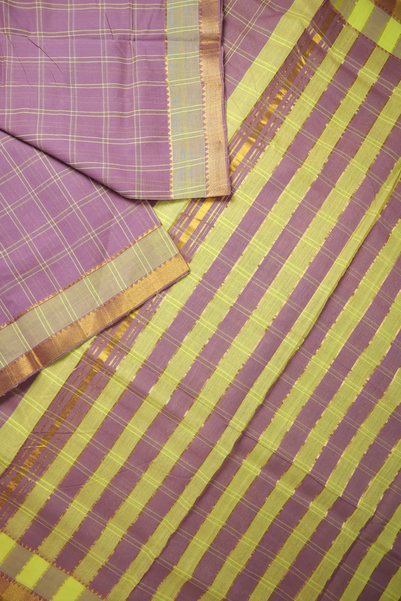 plum-bavanji-border-checked-mangalagiri-saree-ml002963-b