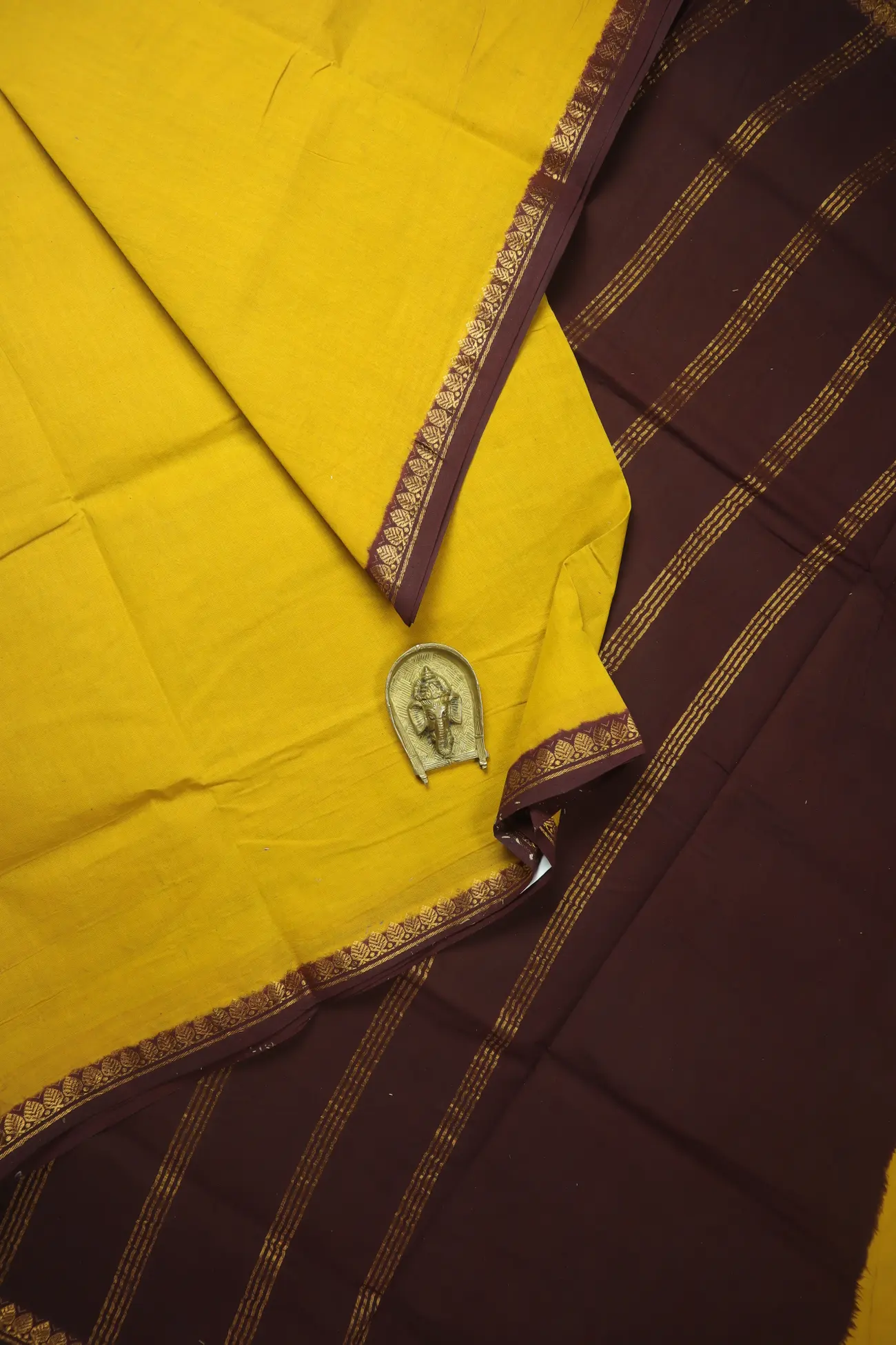 goldenrod-arumbu-madurai-sungudi-saree-ss006543-a
