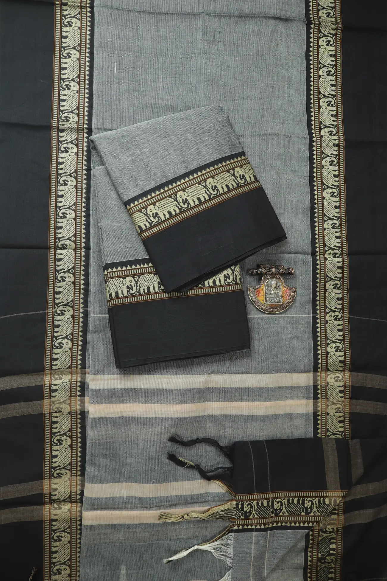 gray-elephant-narayanpet-dress-material-nc000090-a