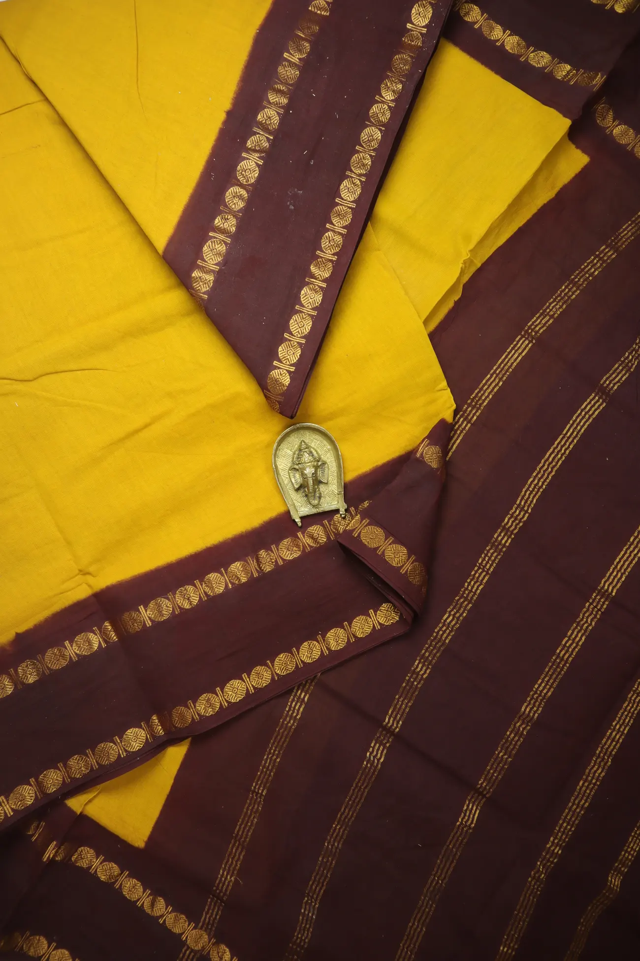 gold-rettai-pettu-ruthratcham-madisar-saree-ny000957-a