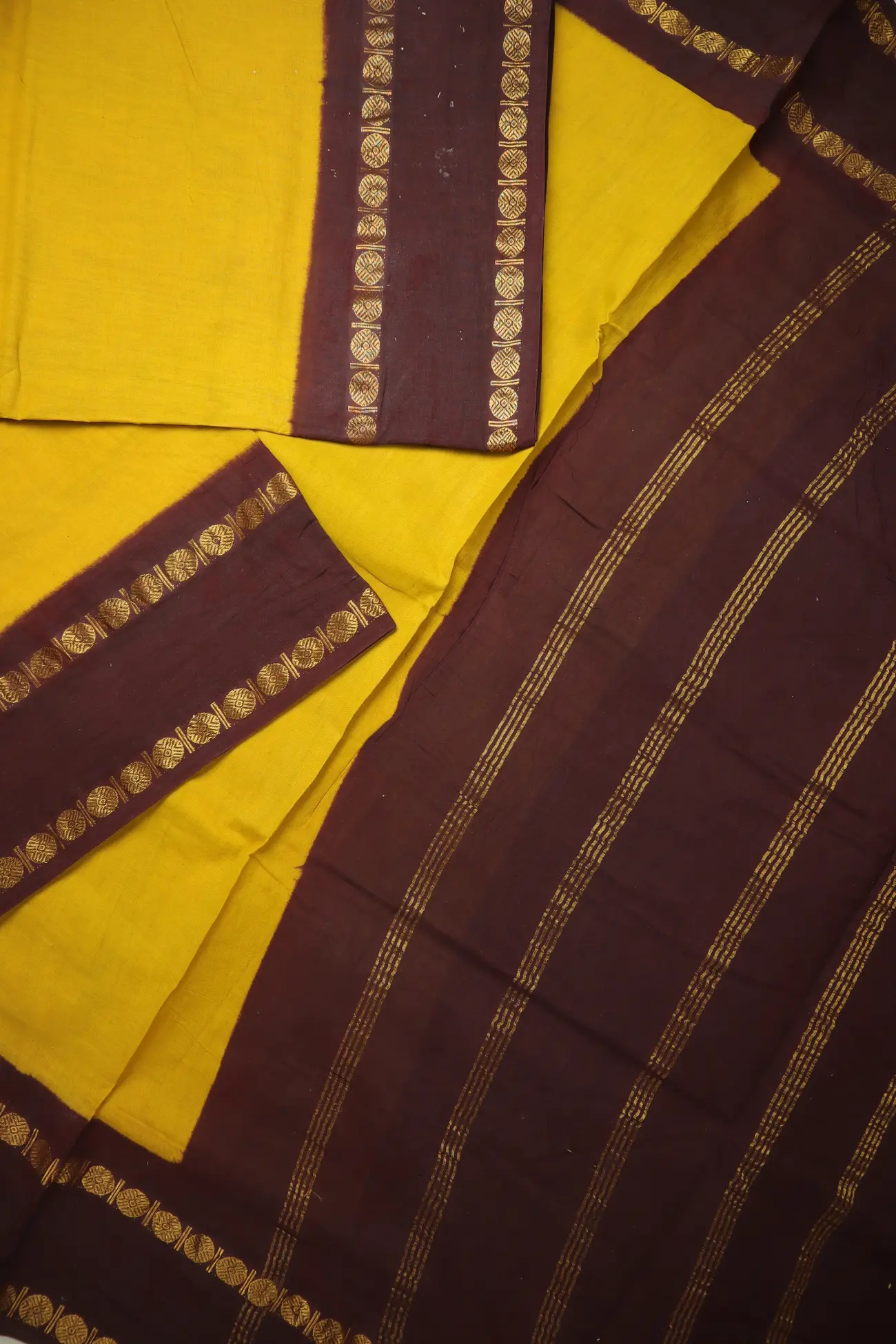 gold-rettai-pettu-ruthratcham-madisar-saree-ny000957-b