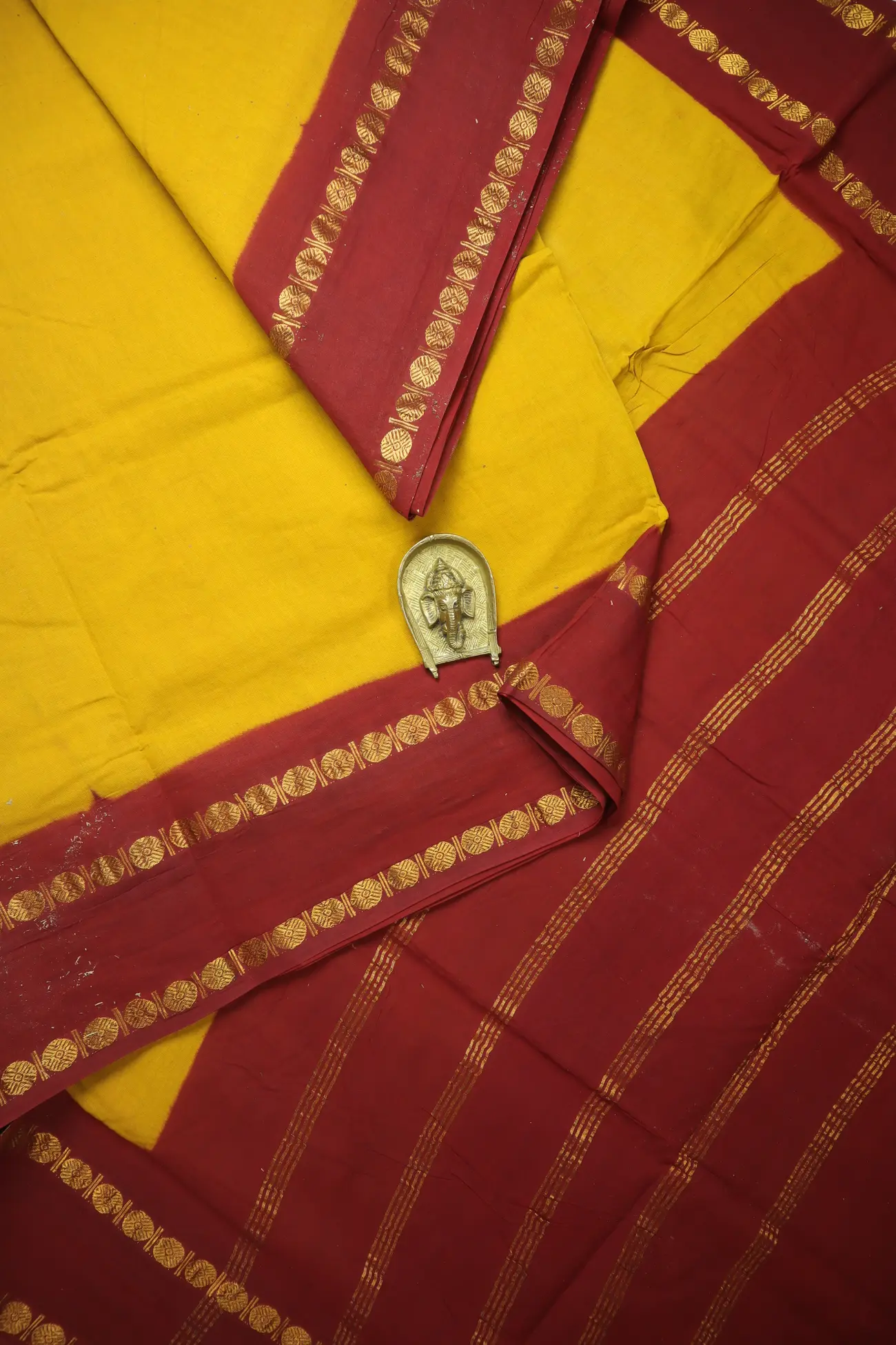 gold-ruthratcham-rettai-pettu-madisar-saree-ny000959-a