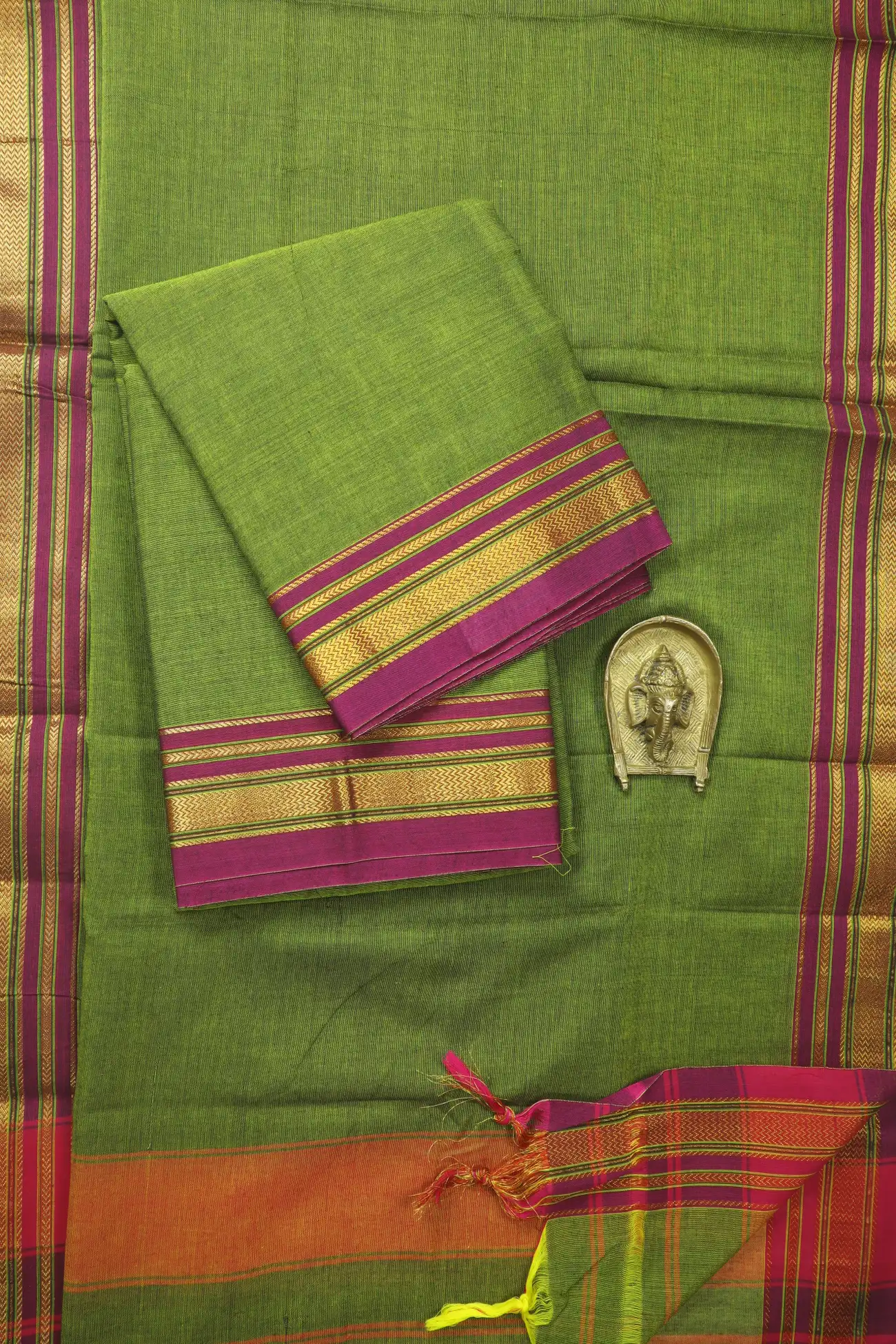 light-green-zigzag-narayanpet-dress-material-nc000107-a