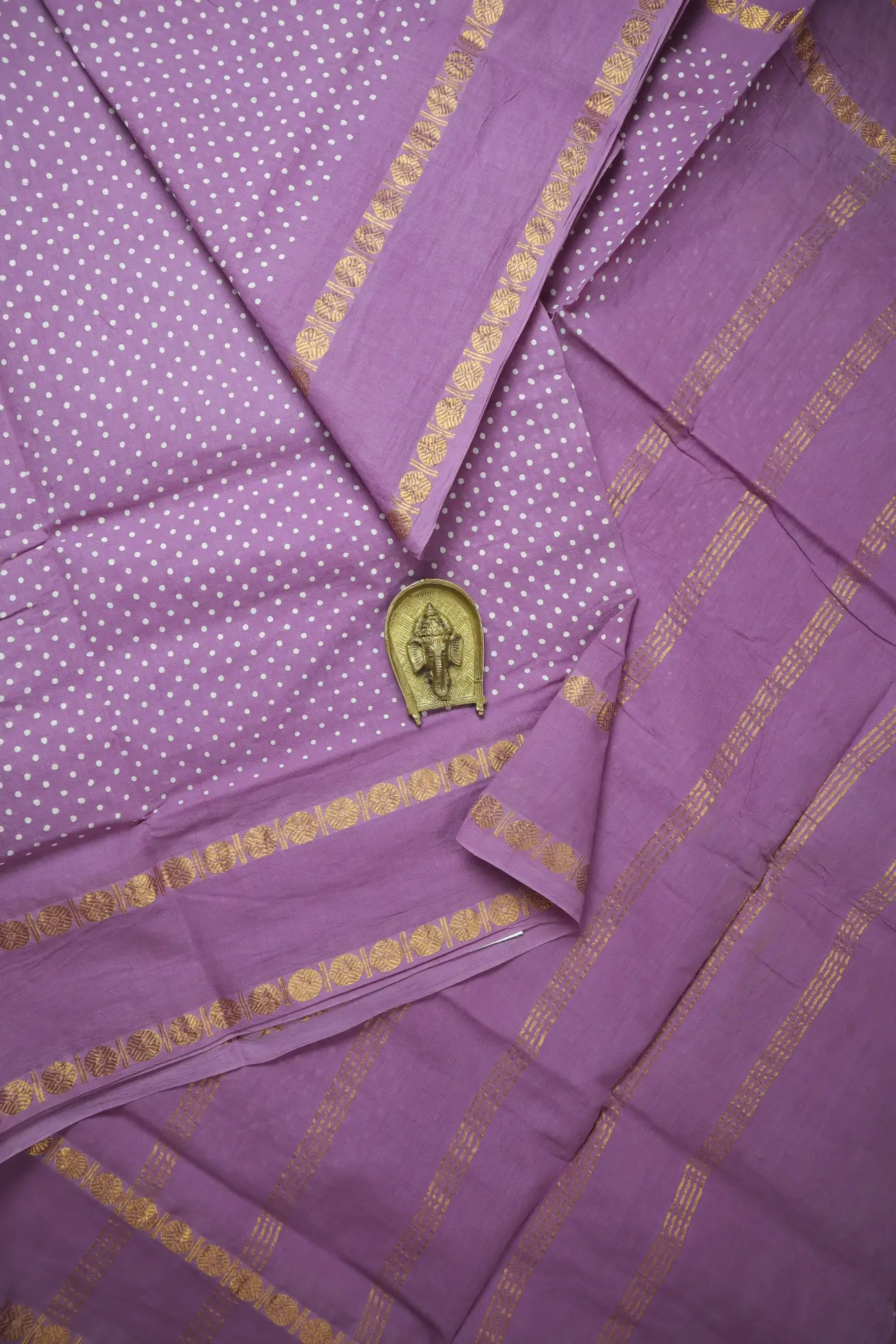 plum-dots-rettai-pettu-madurai-sungudi-saree-ss006566-a