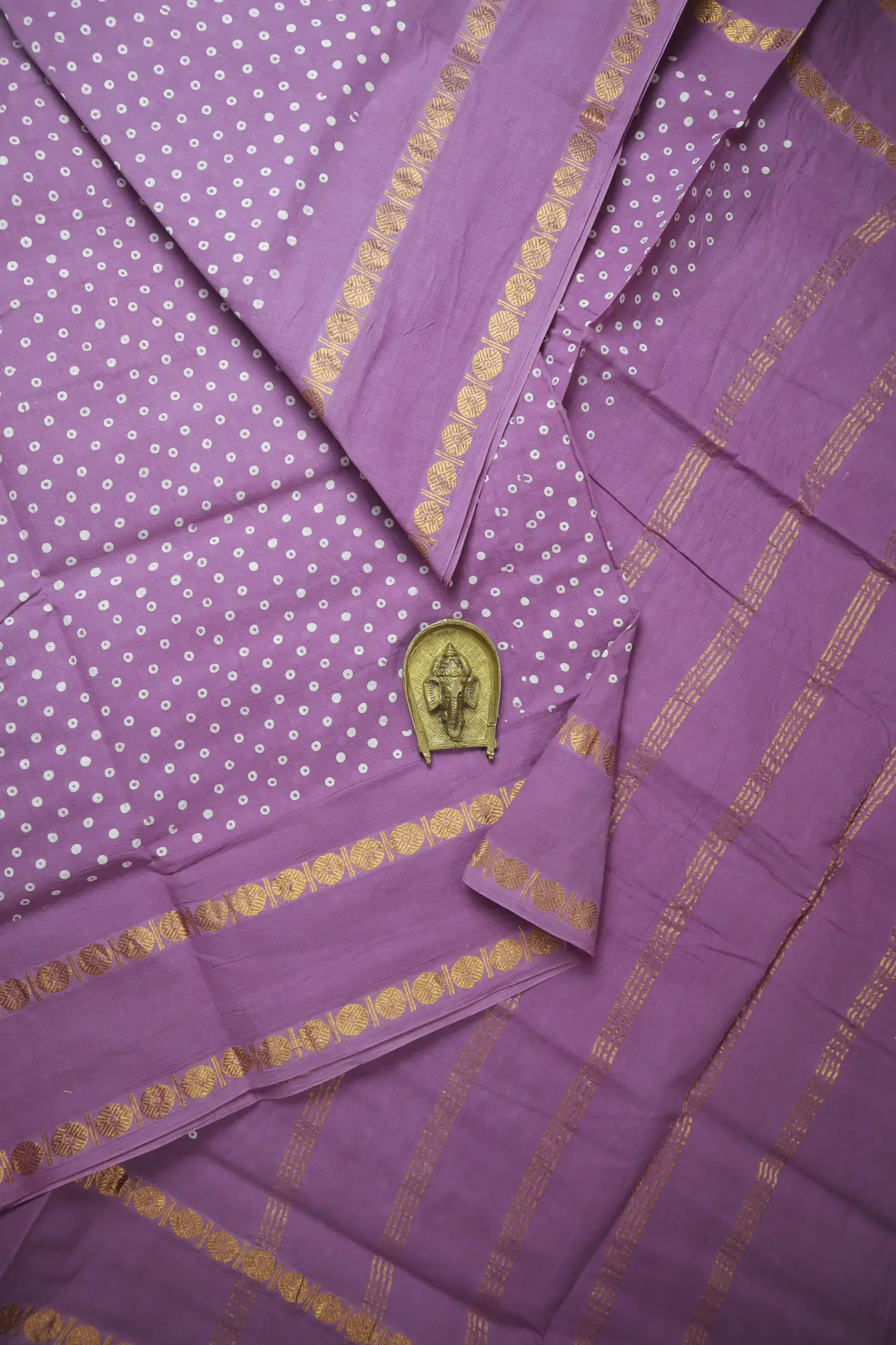plum-dots-rettai-pettu-madurai-sungudi-saree-ss006561-a