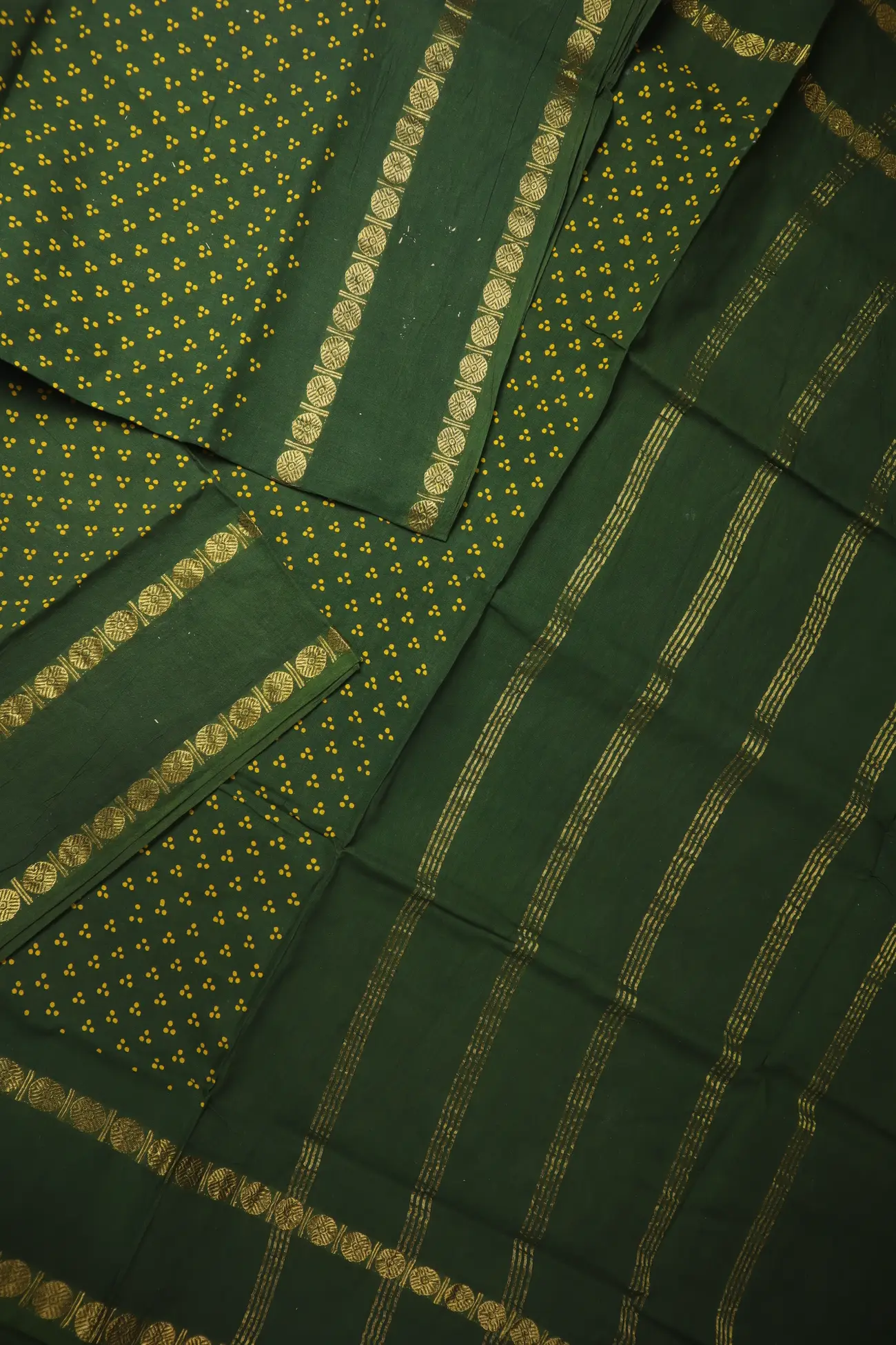 dark-green-dots-rettai-pettu-madurai-sungudi-saree-ss006568-b