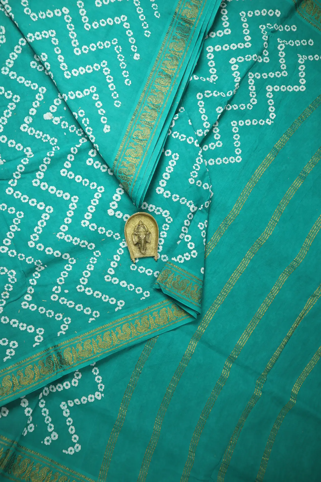 teal-zigzag-peacock-sungudi-madisar-ny000922-a