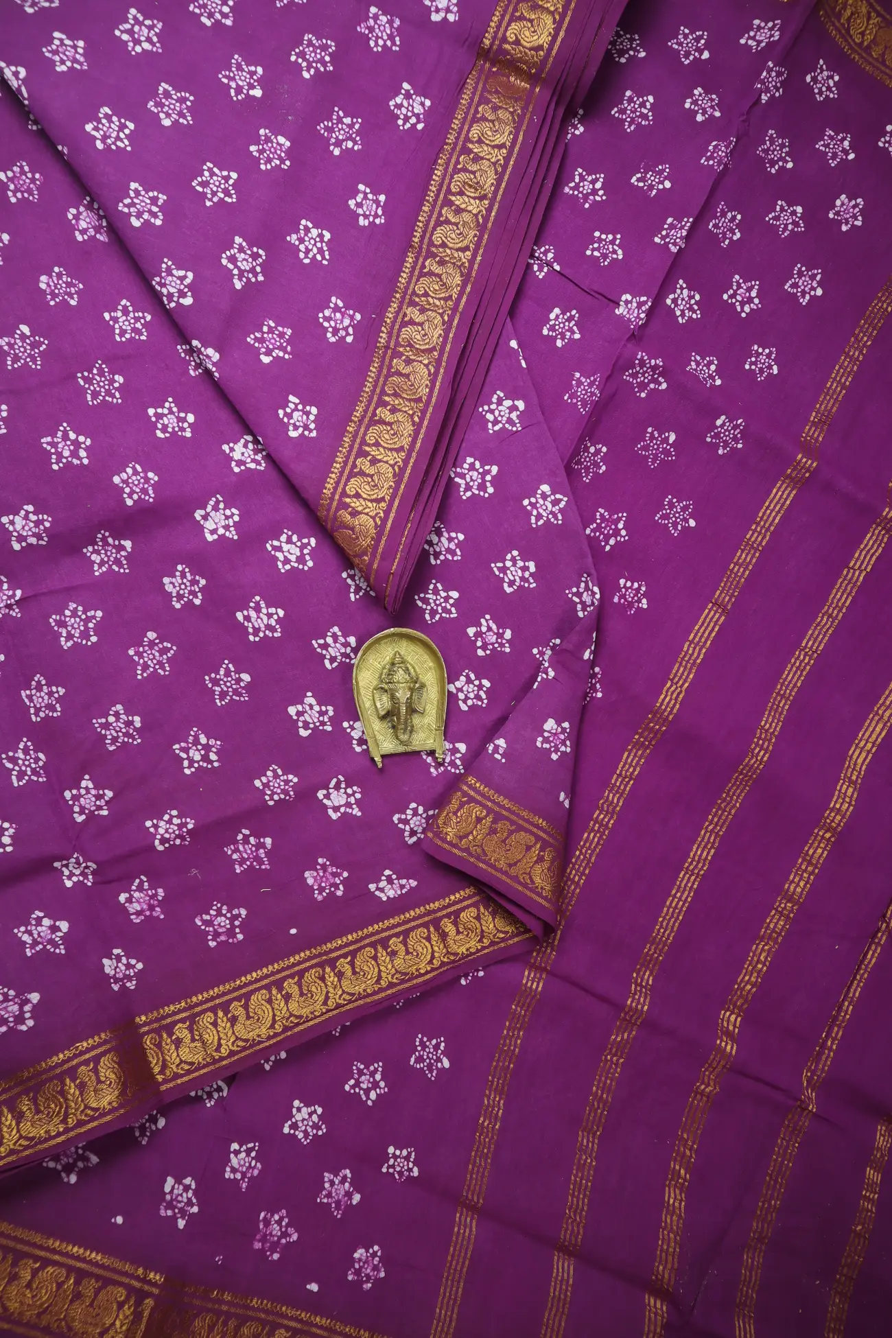 magenta-flower-peacock-sungudi-madisar-ny000925-a