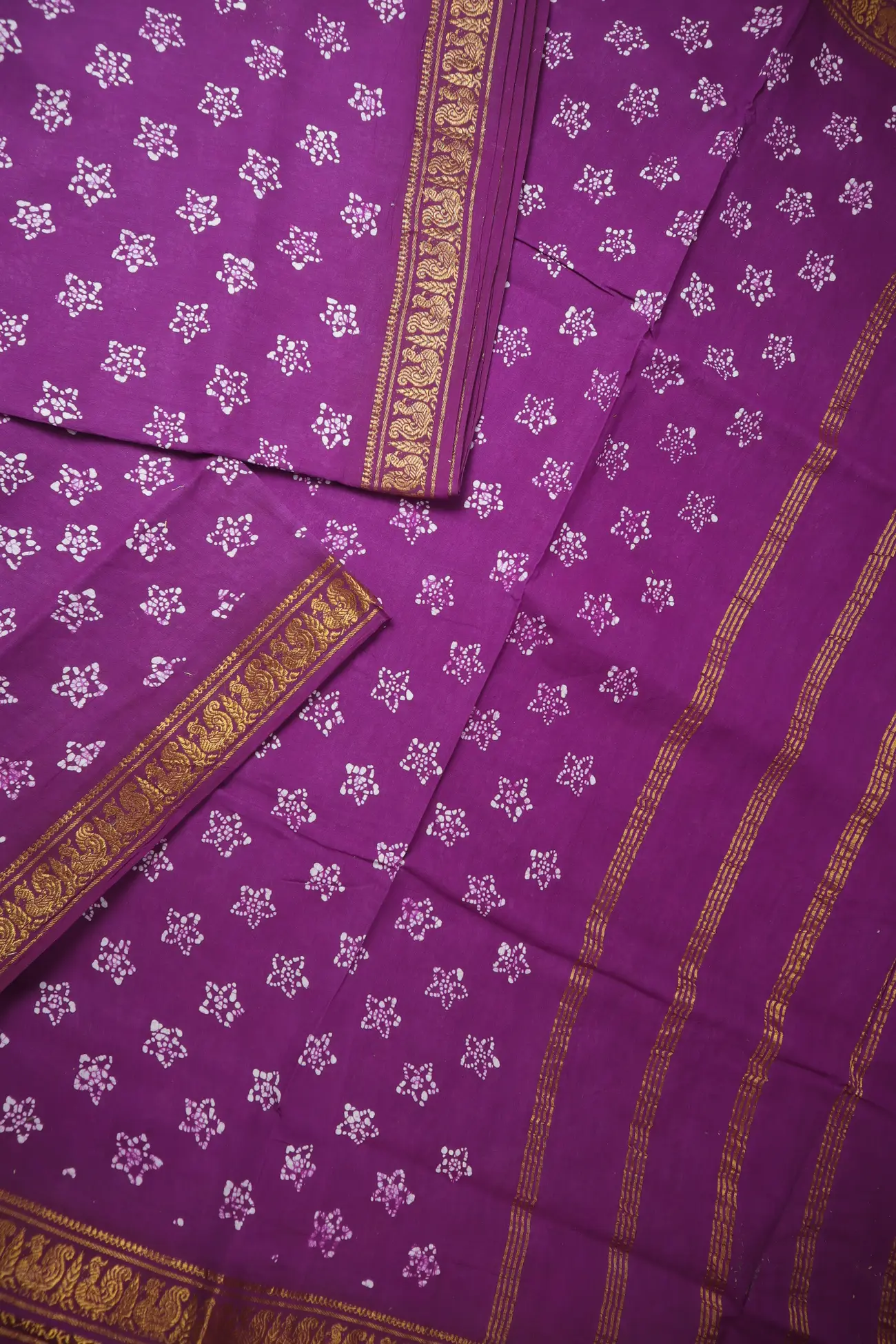 magenta-flower-peacock-sungudi-madisar-ny000925-b