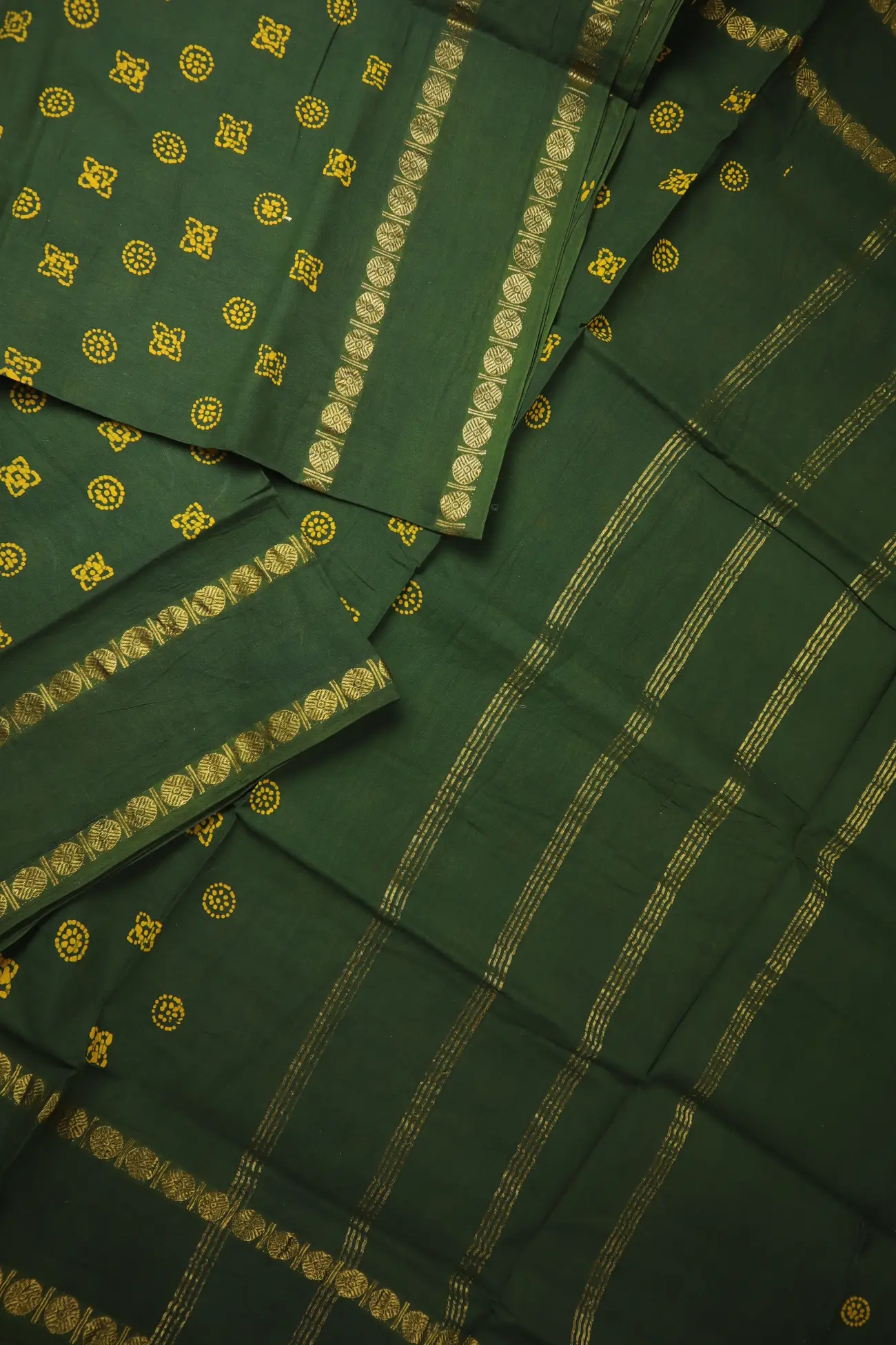dark-green-dots-rettai-pettu-madurai-sungudi-saree-ss006569-b