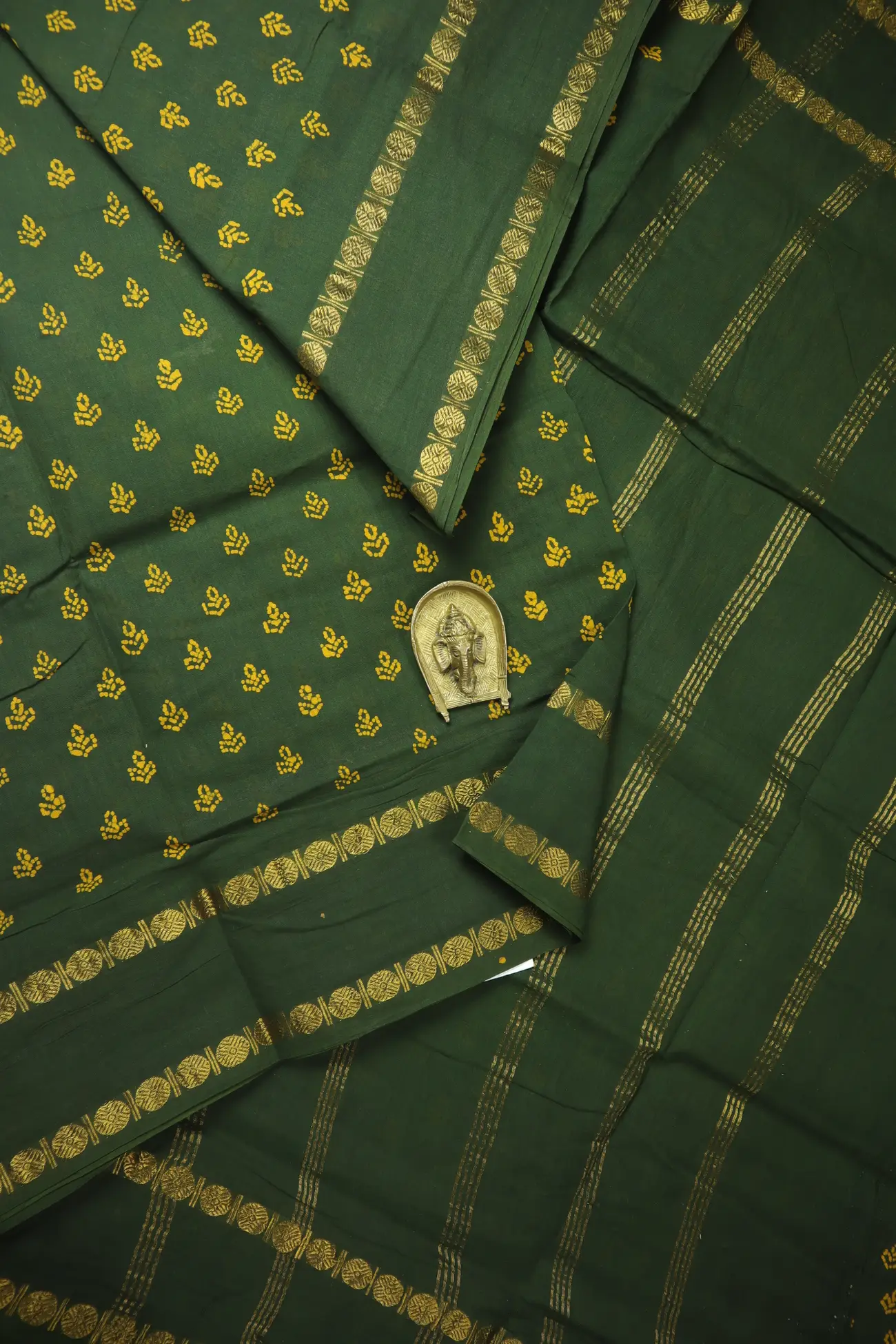 dark-green-dots-ruthratcham-rettai-pettu-madurai-sungudi-saree-ss006574-a