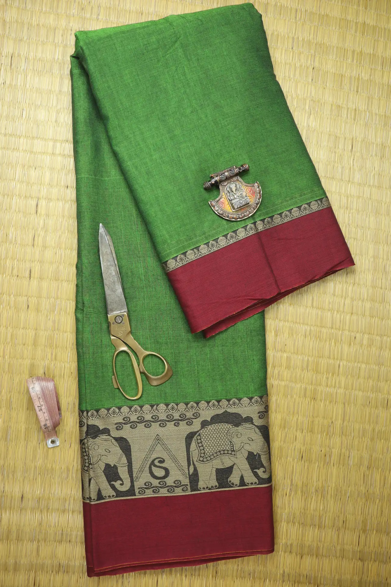 green-elephant-mango-narayanpet-fabric-soft-cotton-fabric-pf000601-a