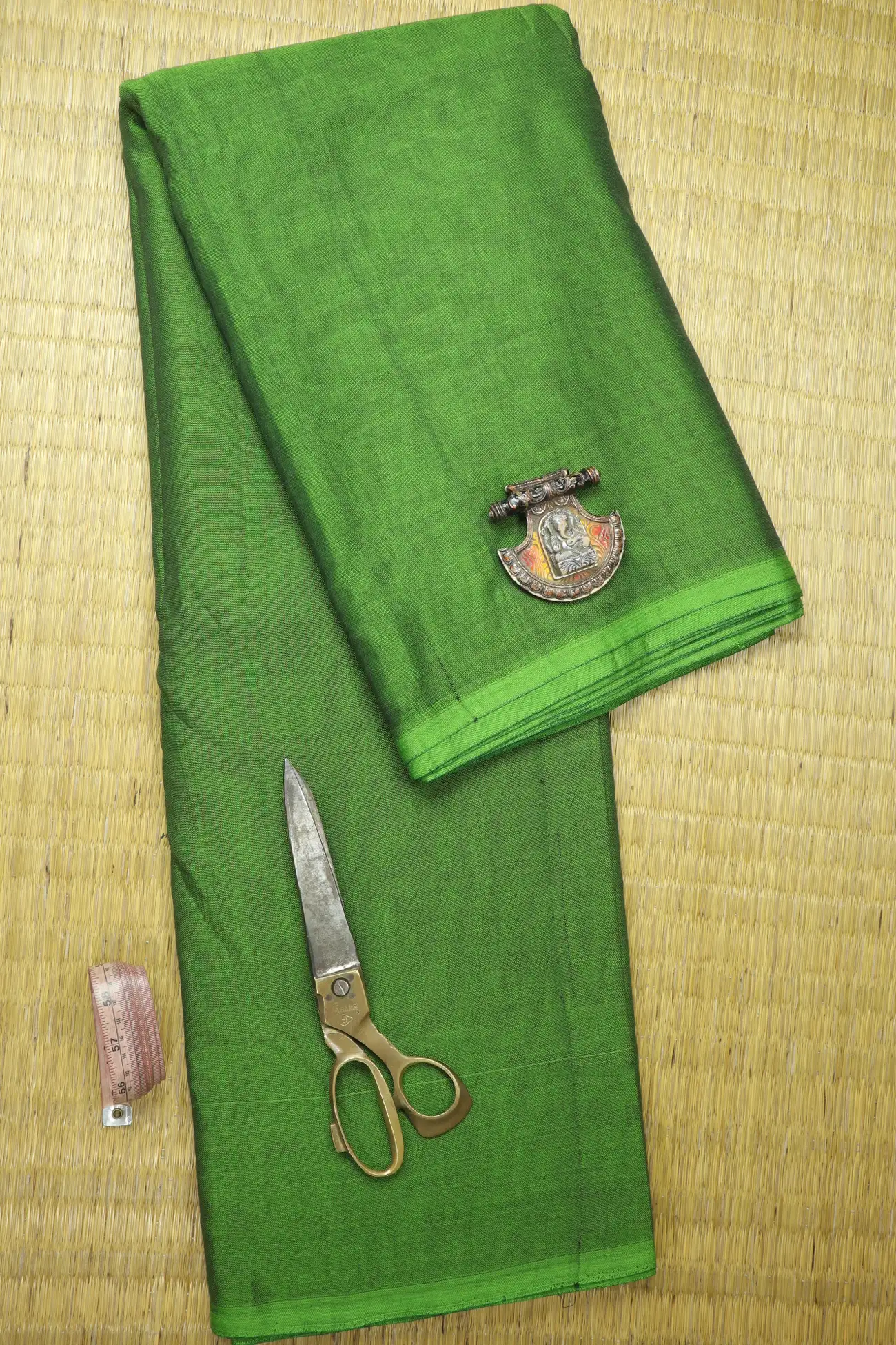 green-plain-narayanpet-fabric-soft-cotton-fabric-pf000577-a