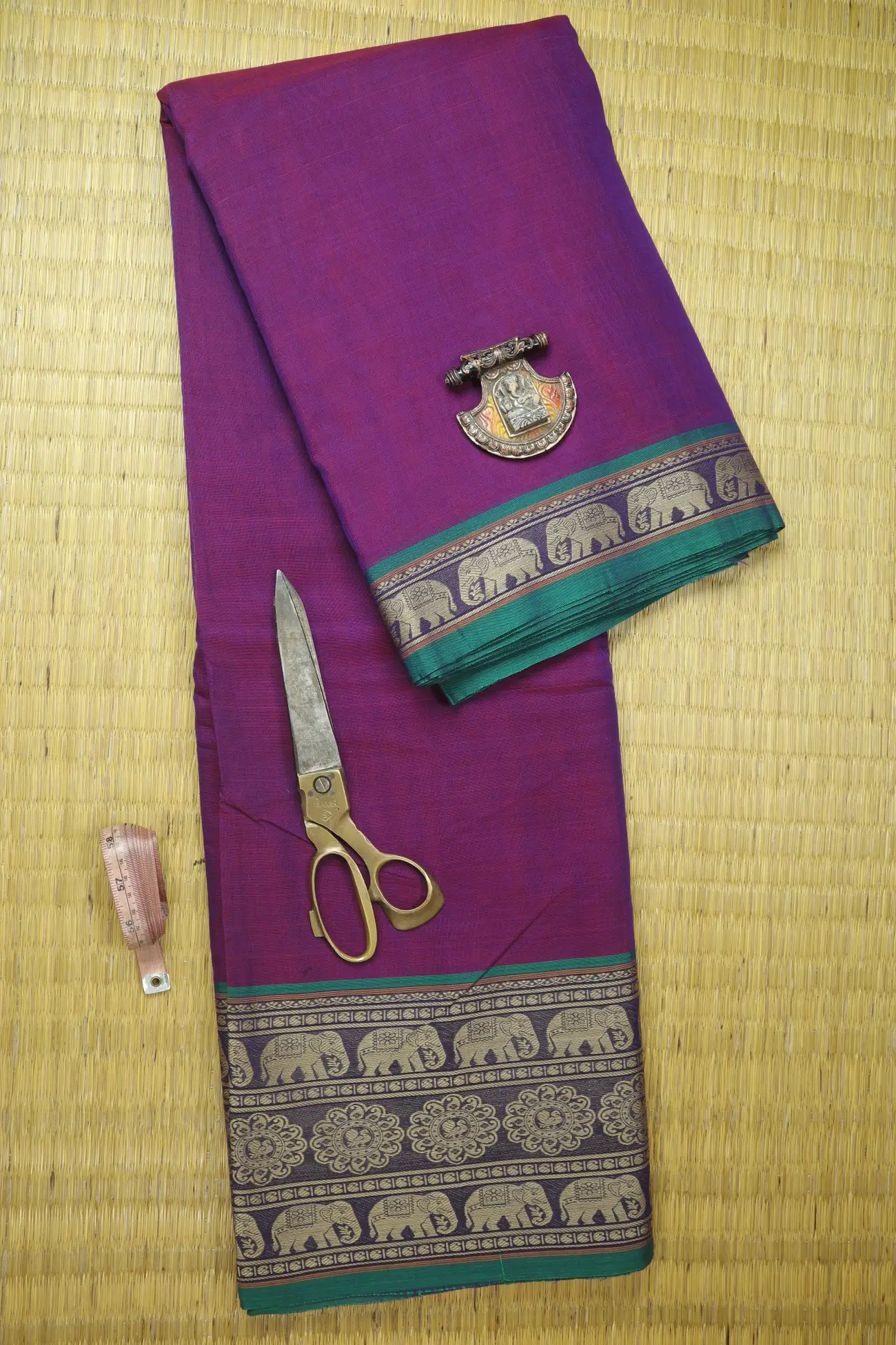 magenta-flower-elephant-narayanpet-fabric-soft-cotton-fabric-pf000608-a