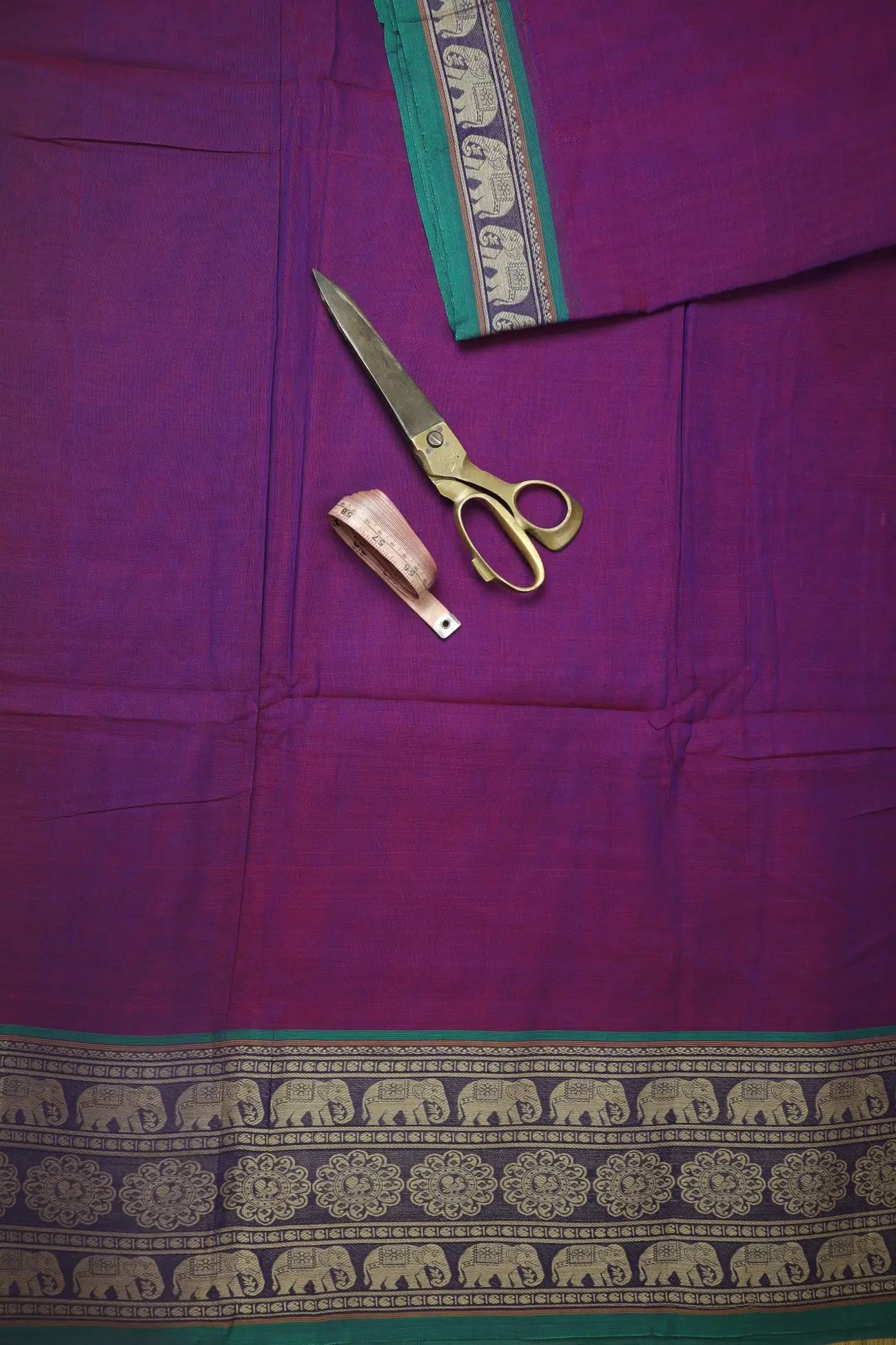magenta-flower-elephant-narayanpet-fabric-soft-cotton-fabric-pf000608-b